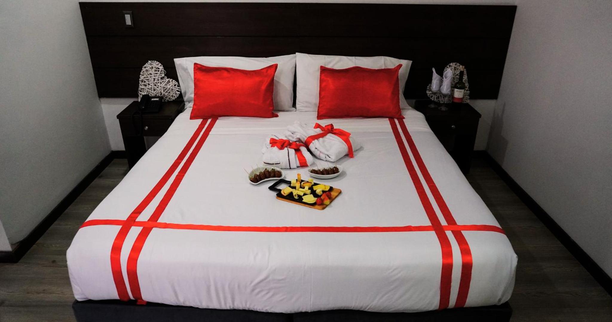 Deluxe King Suite