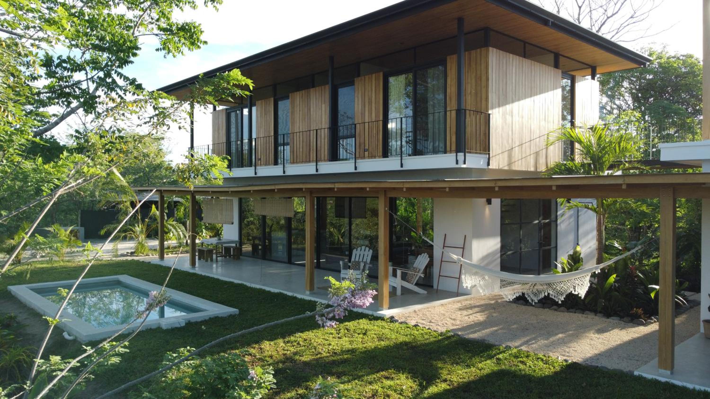 Three-Bedroom Villa photo 1