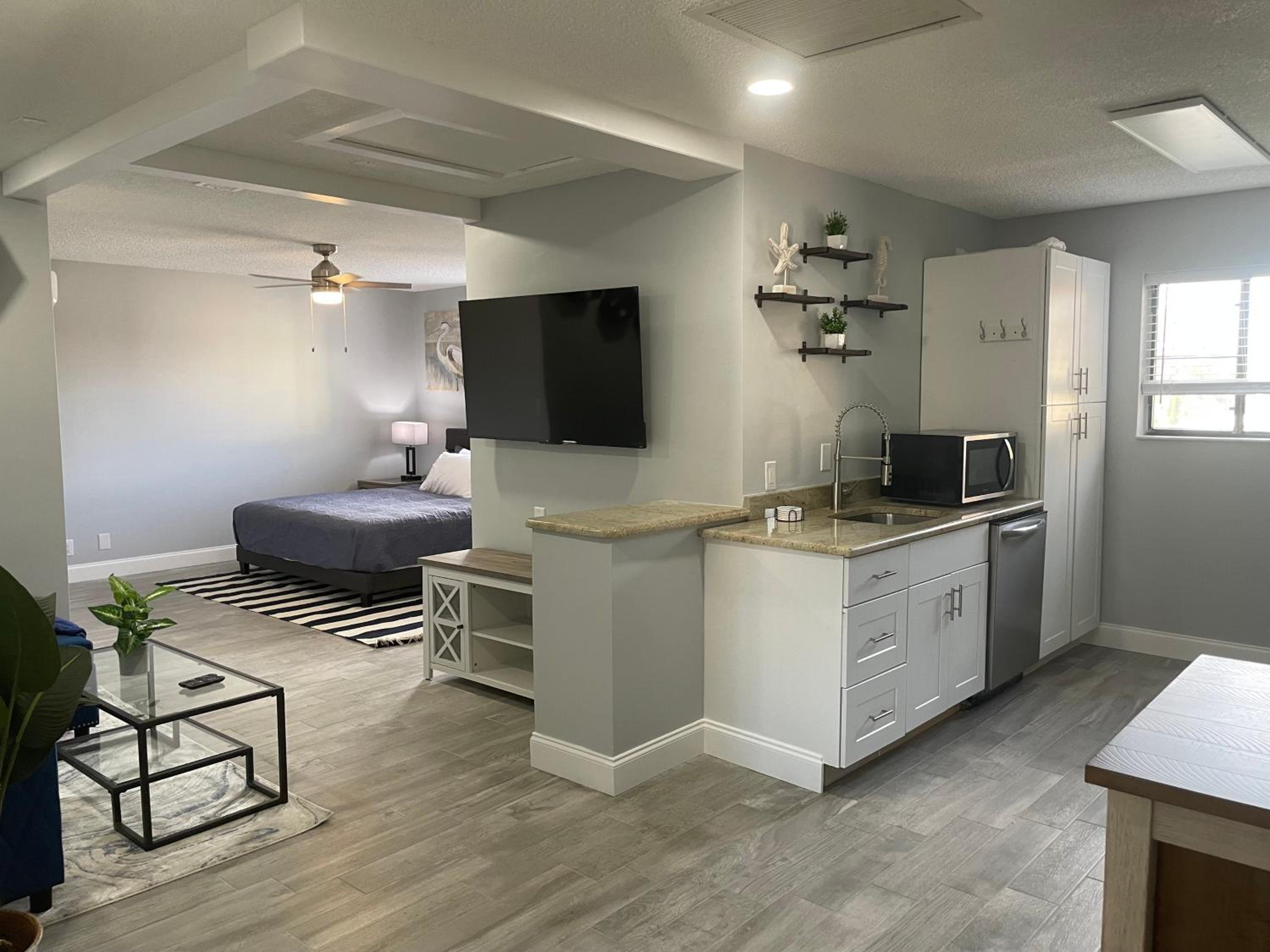 Studio Apartment photo 2