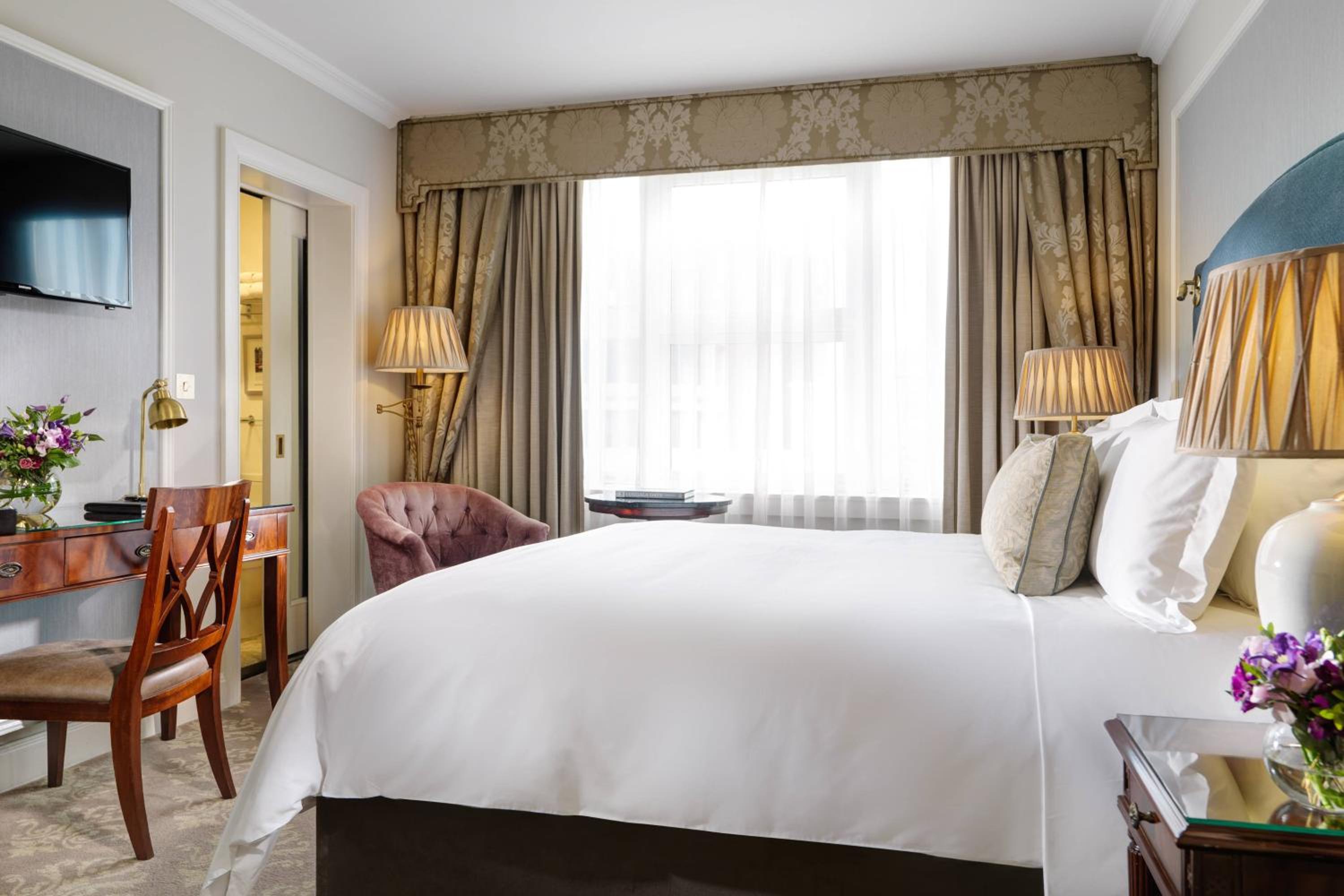 Small Queen Room