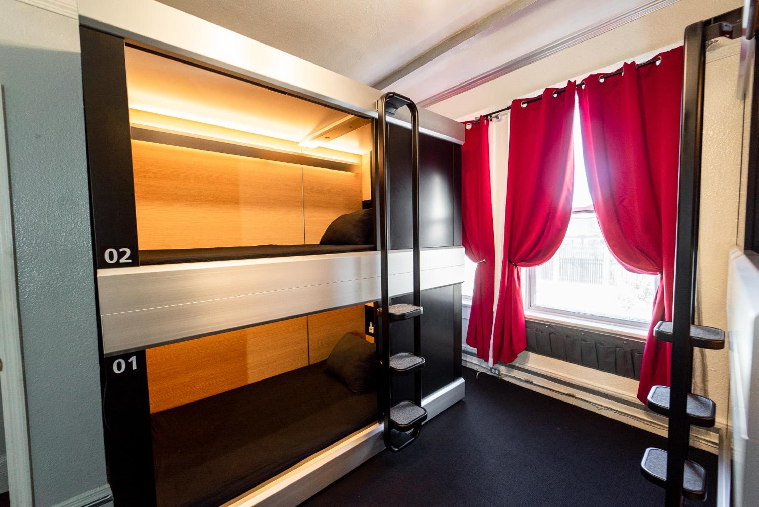 Single Bed in 4-Bed Female Capsule Room