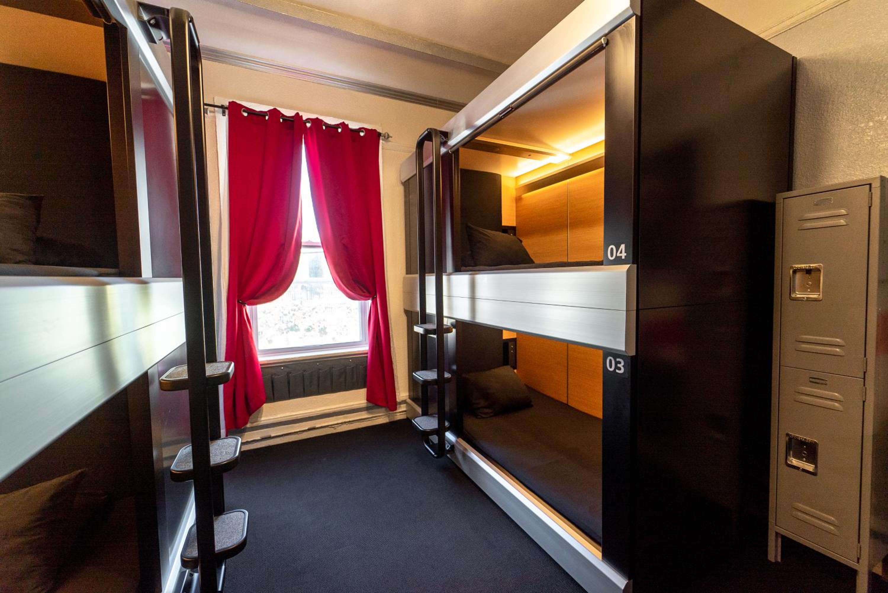 Single Bed in 4-Bed Female Capsule Room