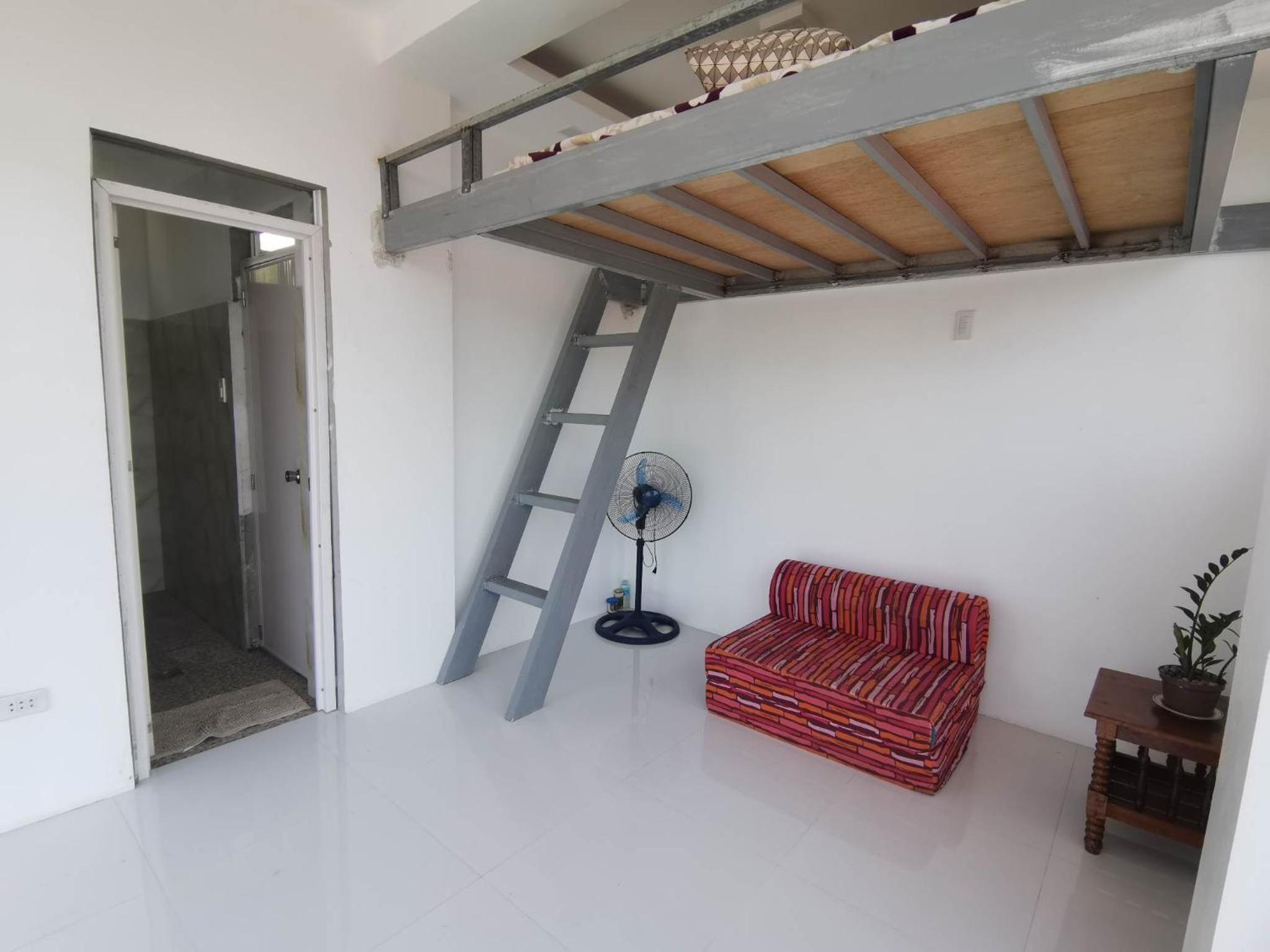 Studio with Mountain View - Photo 7