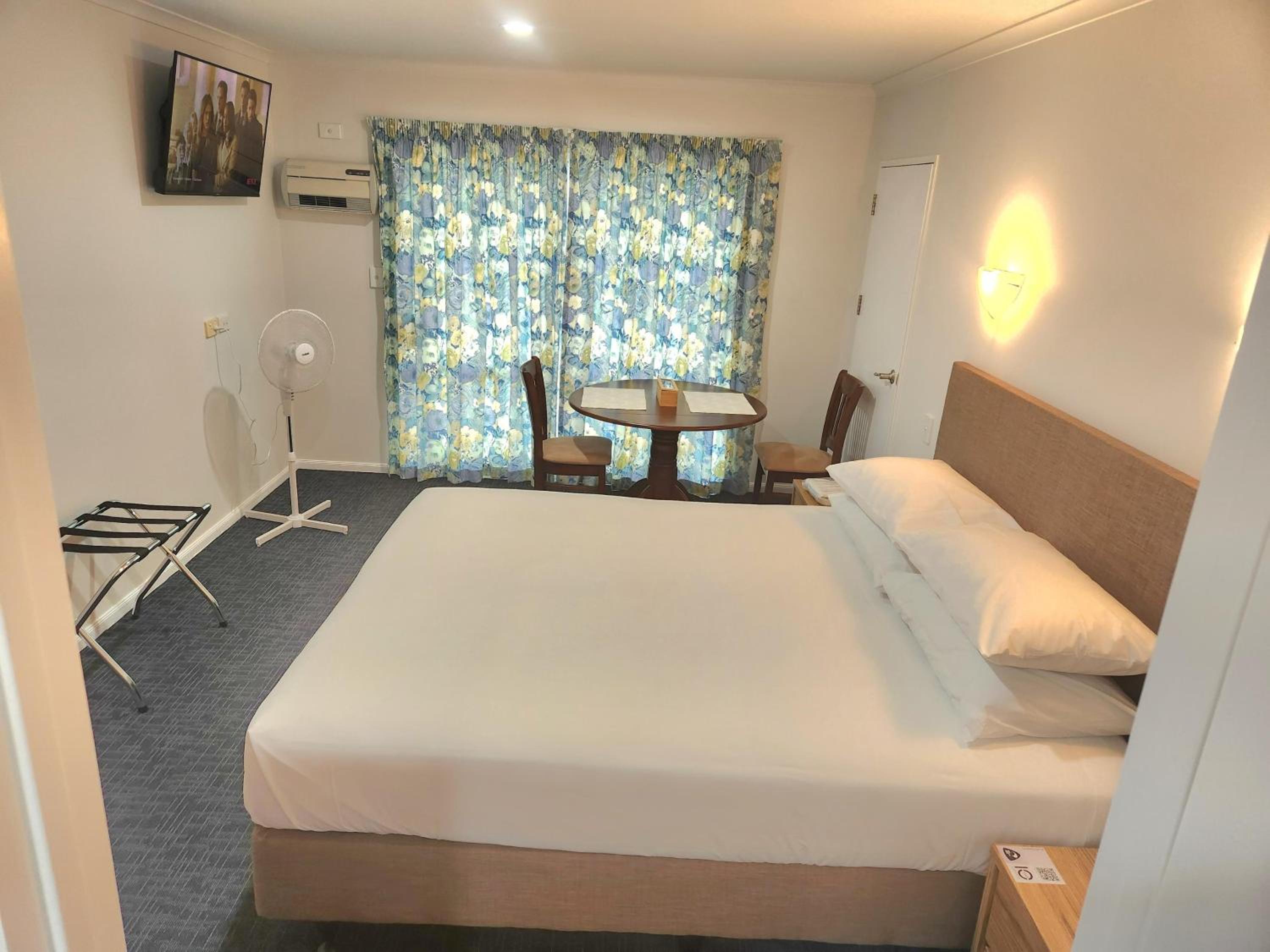 One-Bedroom Apartment - Photo 6