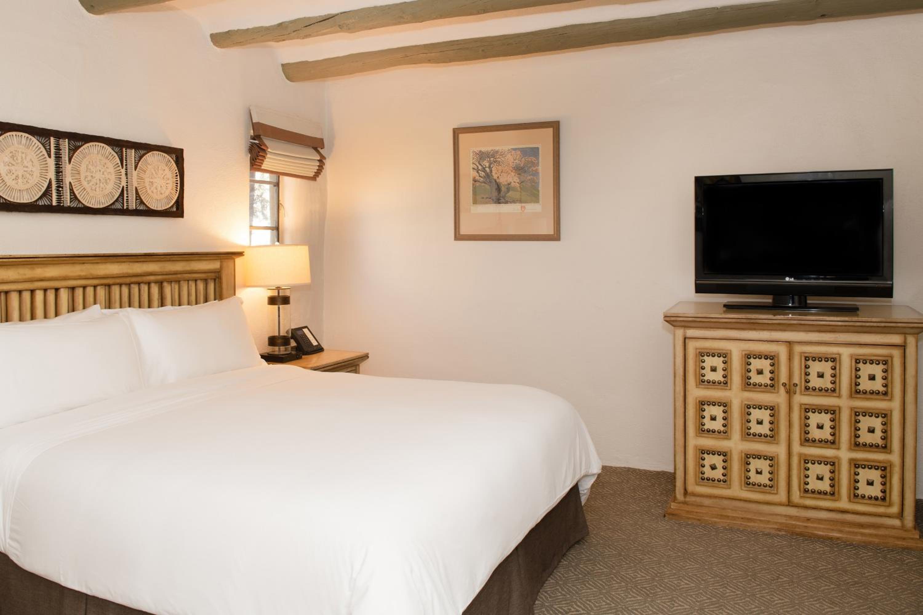 One-Bedroom King Suite - Photo 2