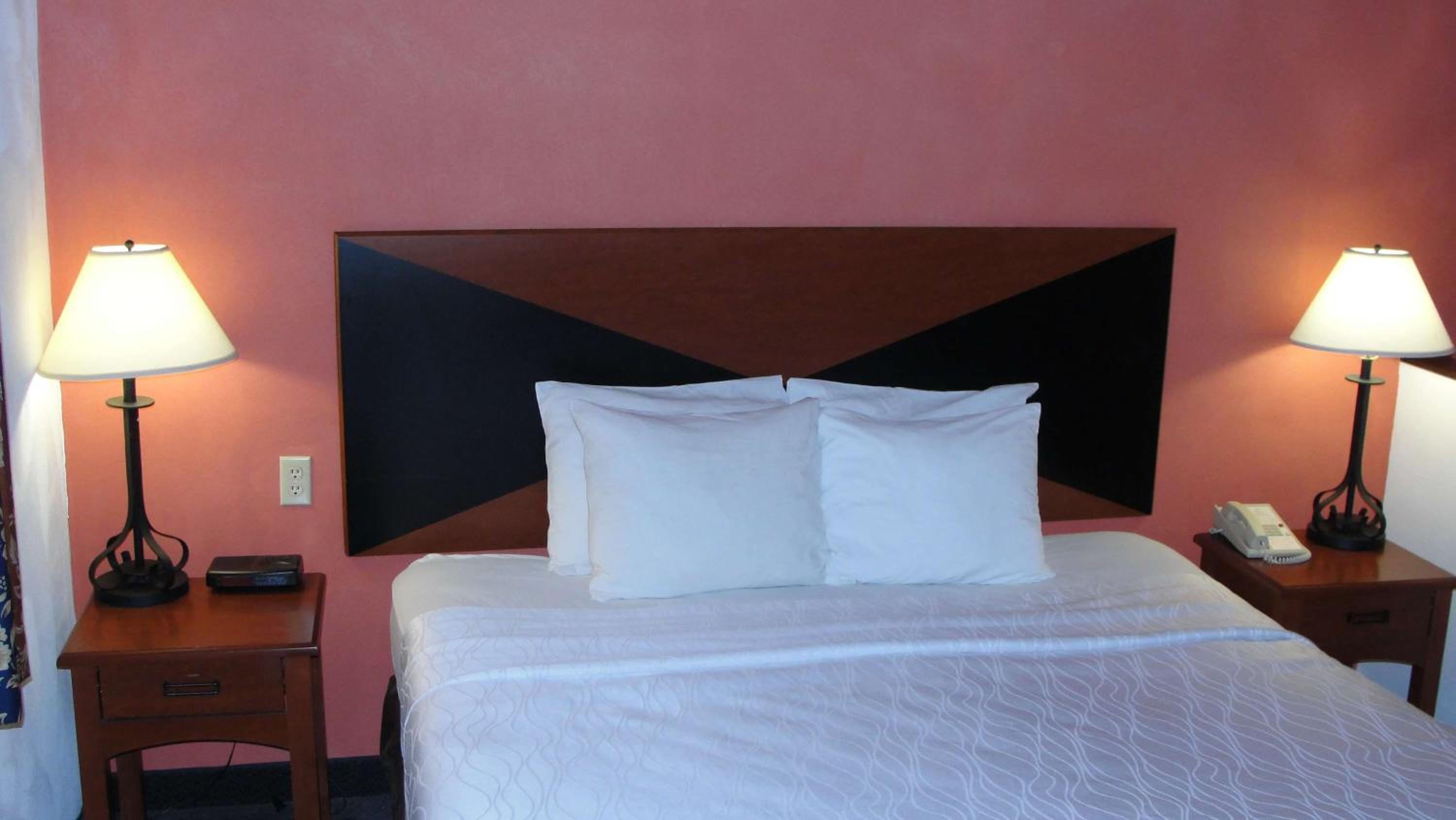 King Room with Sofa Bed - Photo 2
