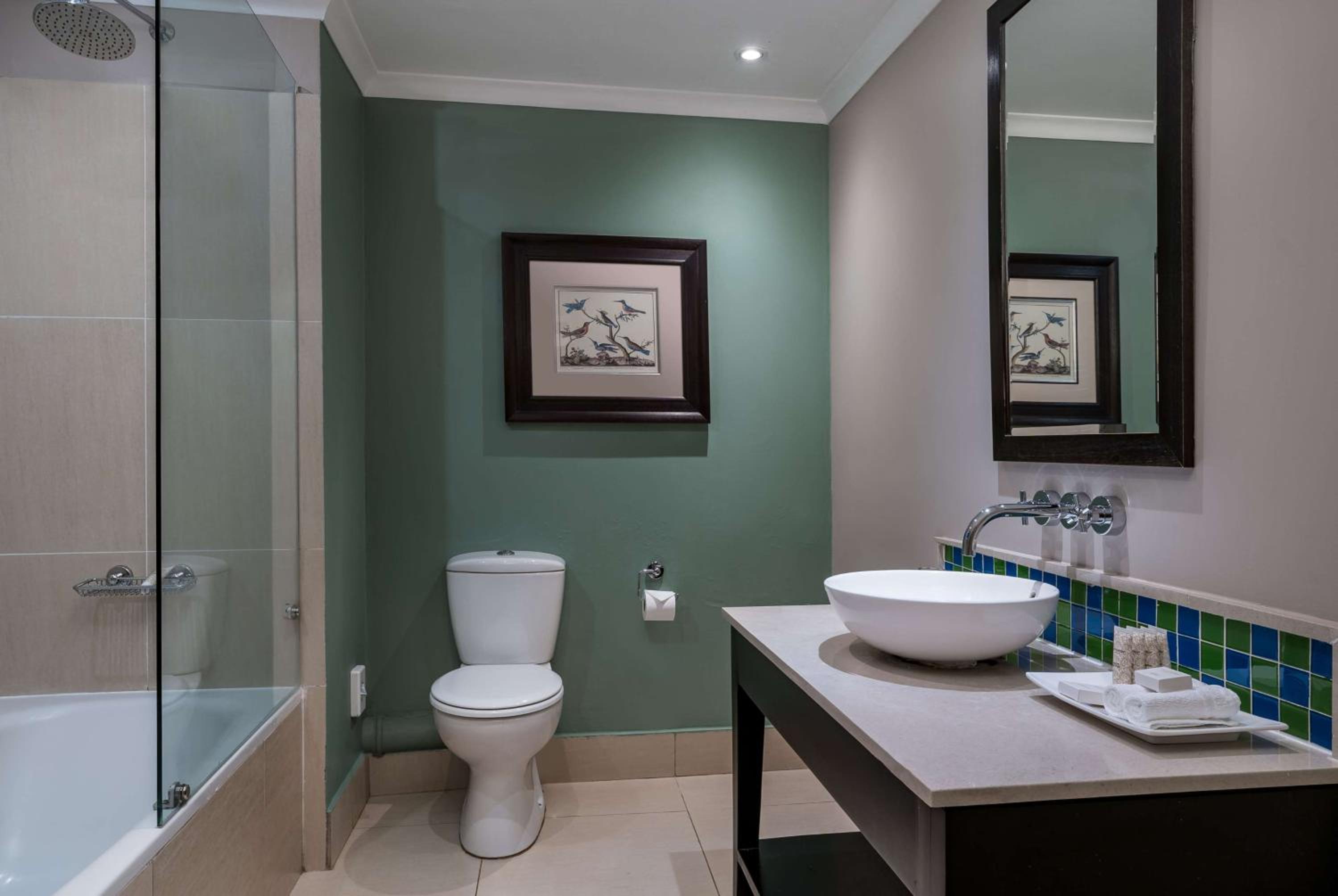Standard King Room - Photo 4