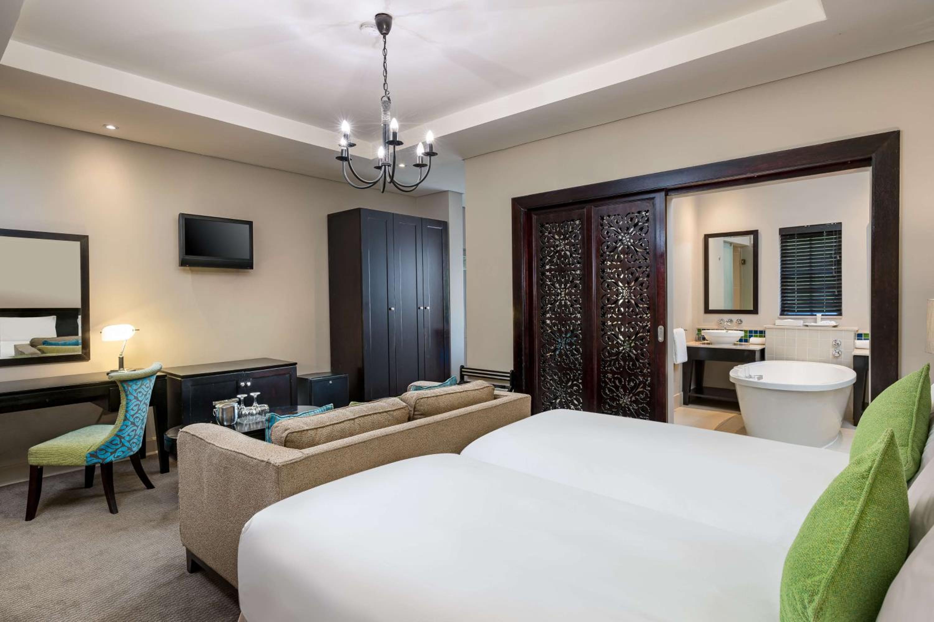 Deluxe Room - Photo 2