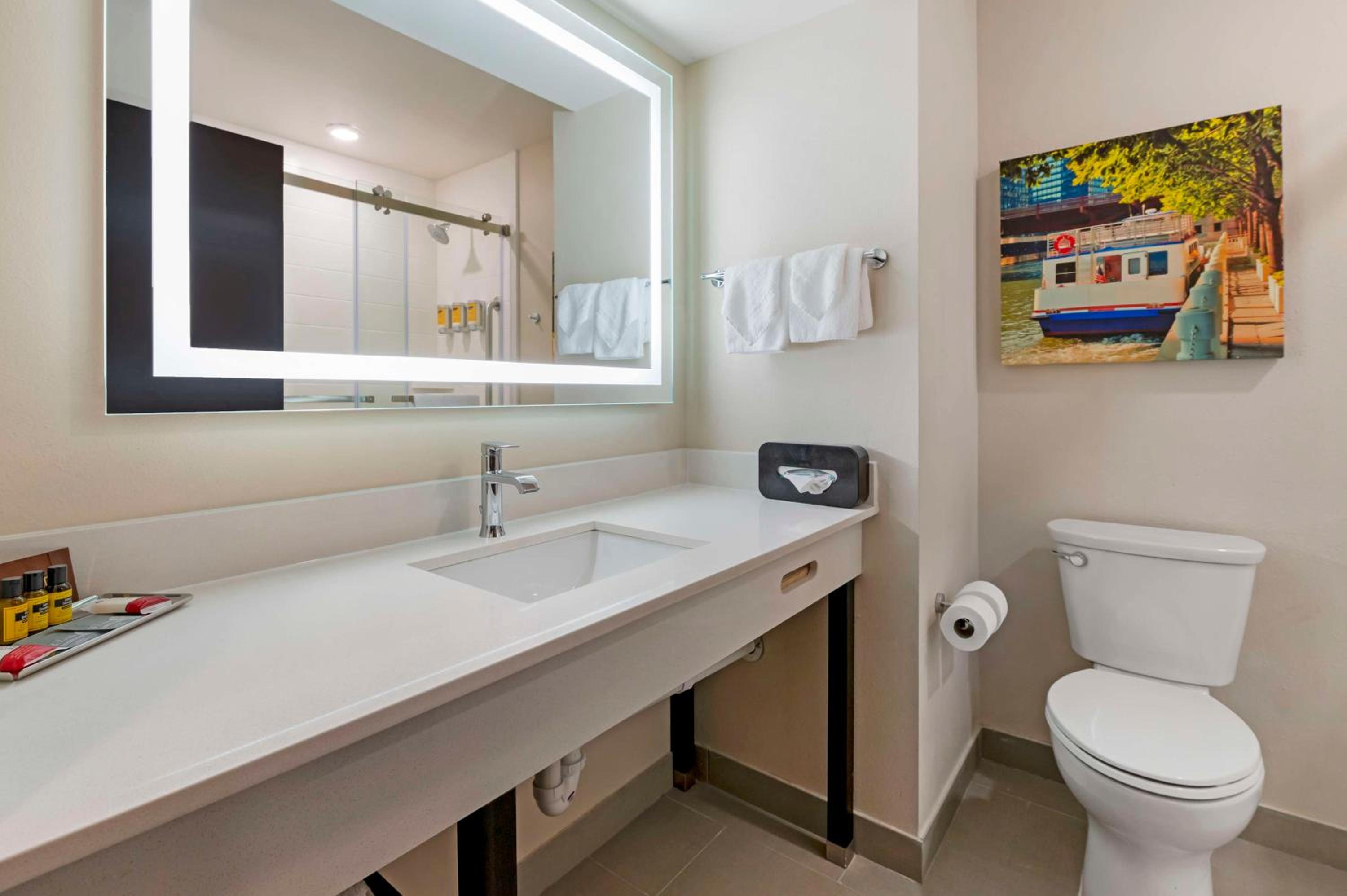King Room with Whirlpool photo 2