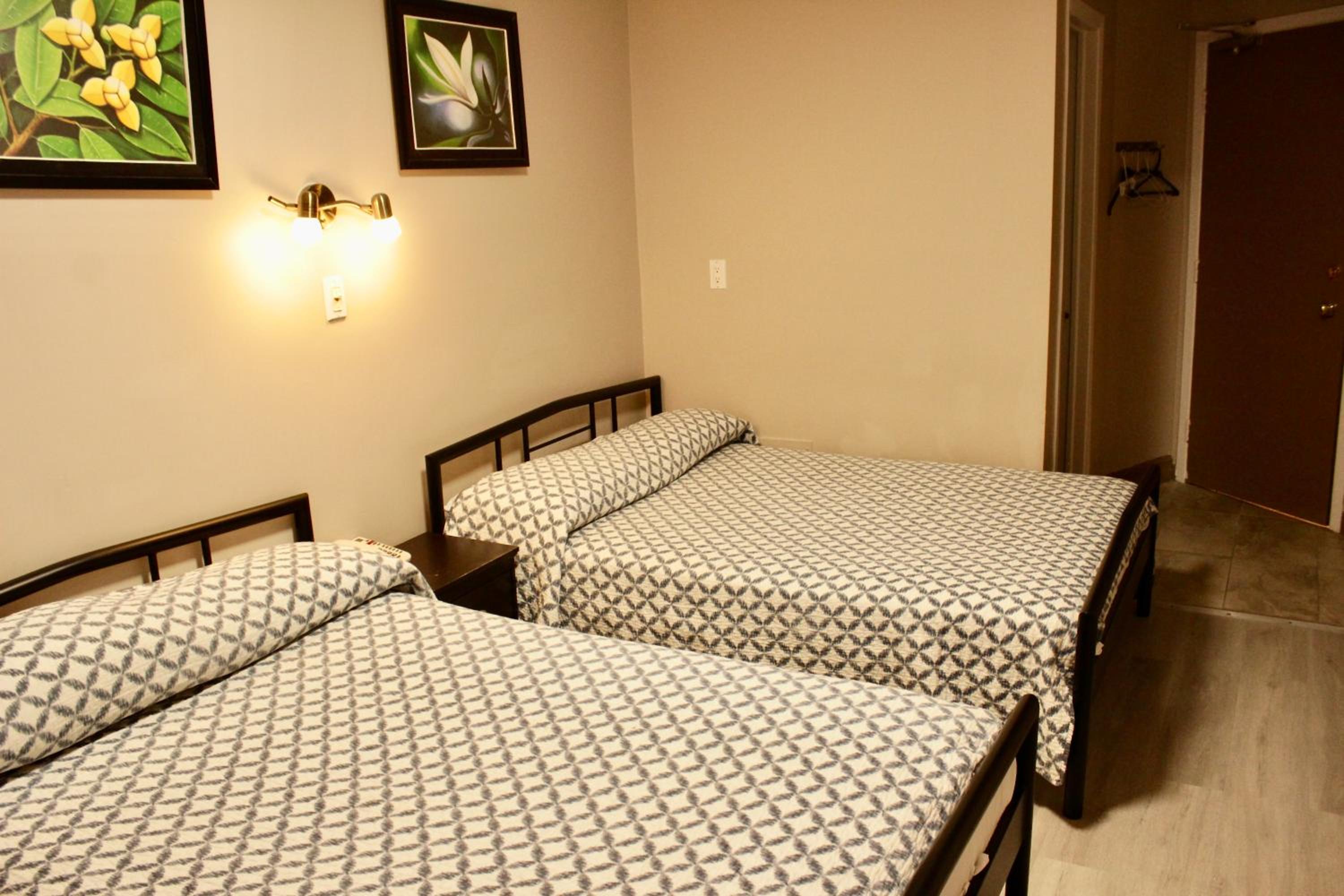 Double Room with Two Double Beds - Photo 1