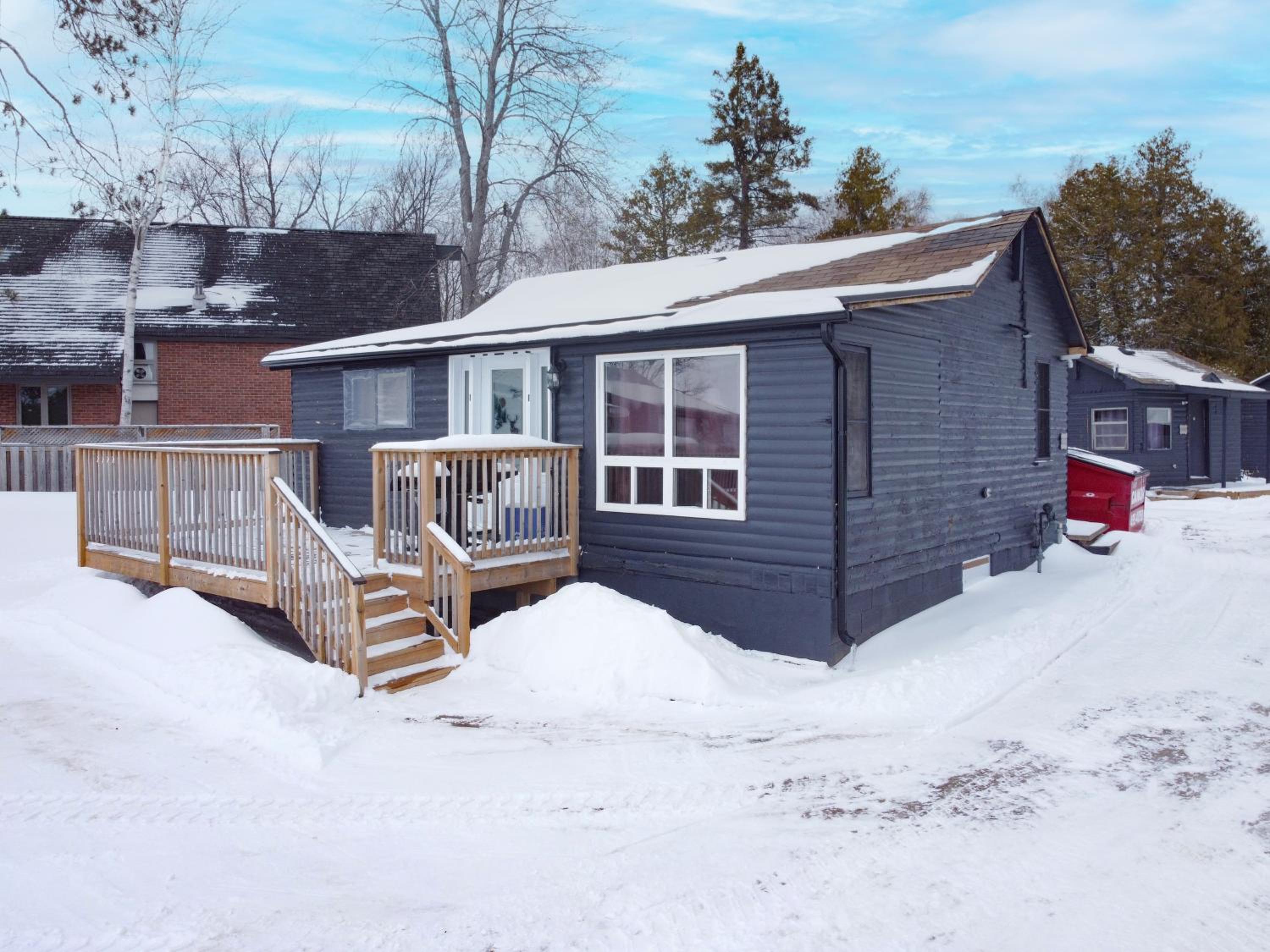 Three-Bedroom Chalet photo 1