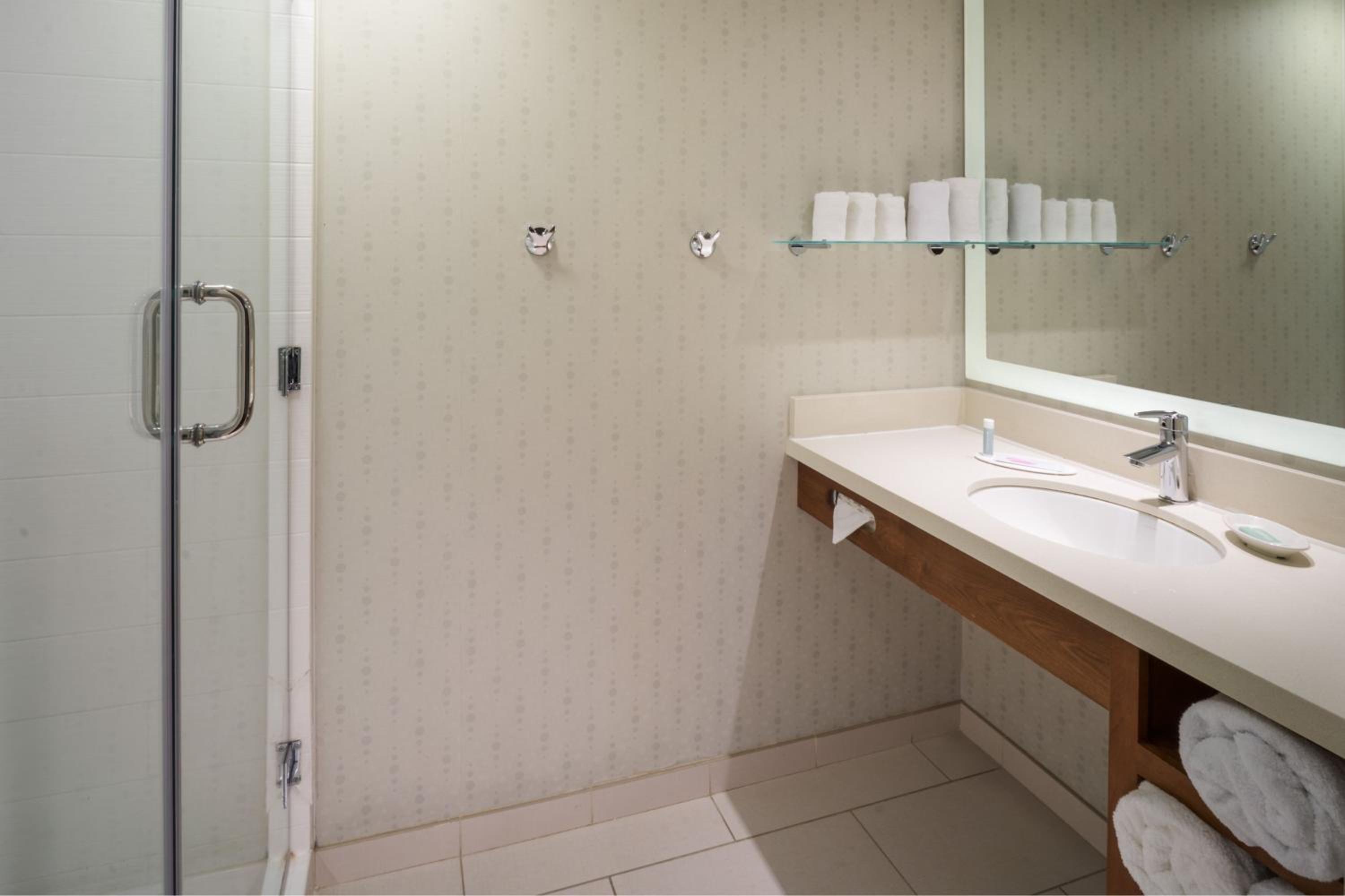 King Suite with Trundle Bed - Photo 6