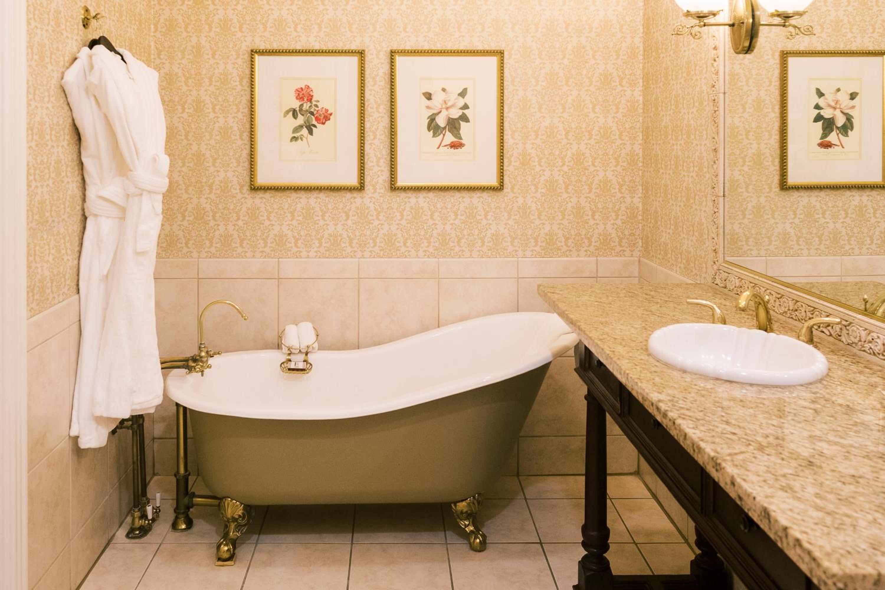 Historic Deluxe Room - Photo 2