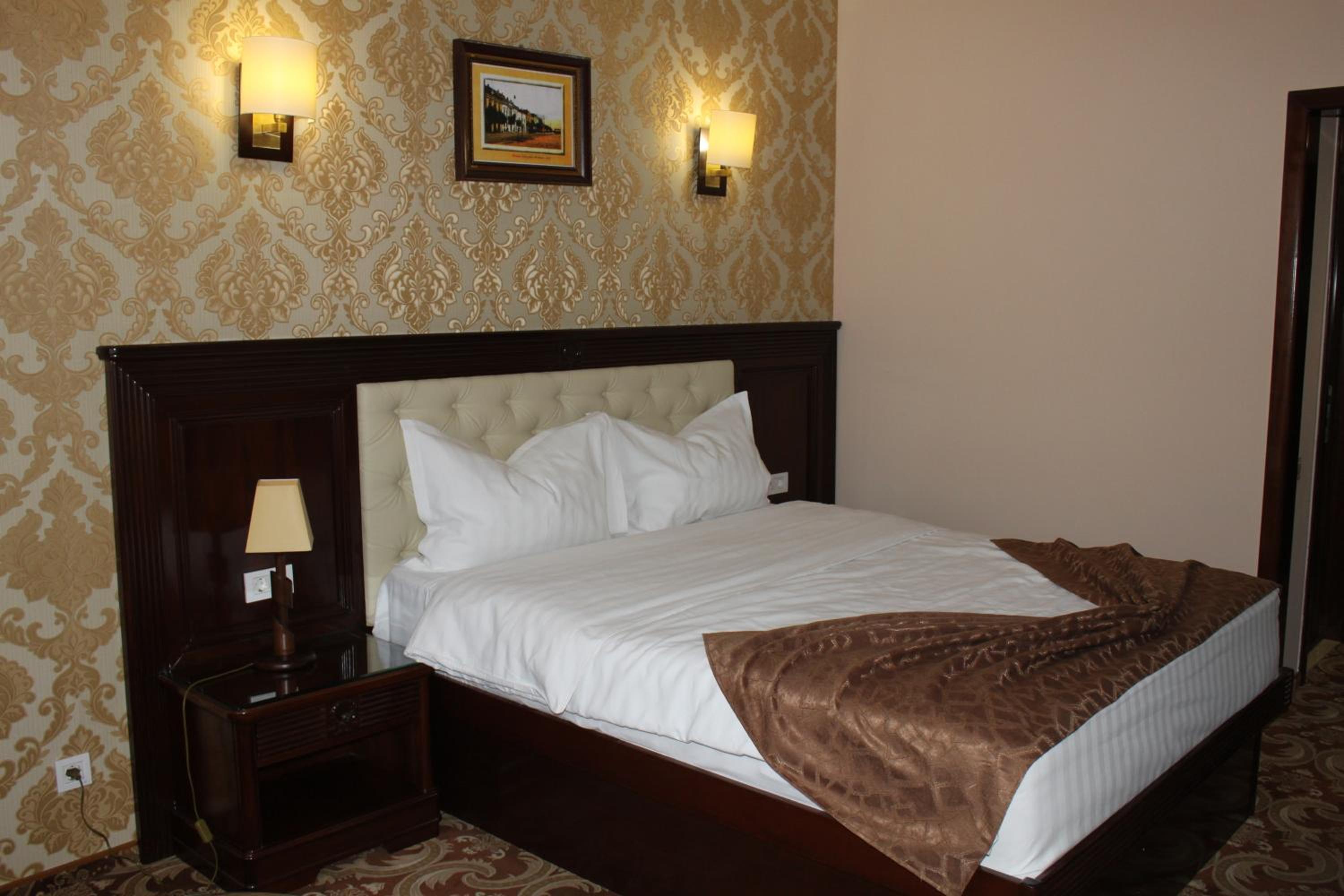 Double Room - Photo 3