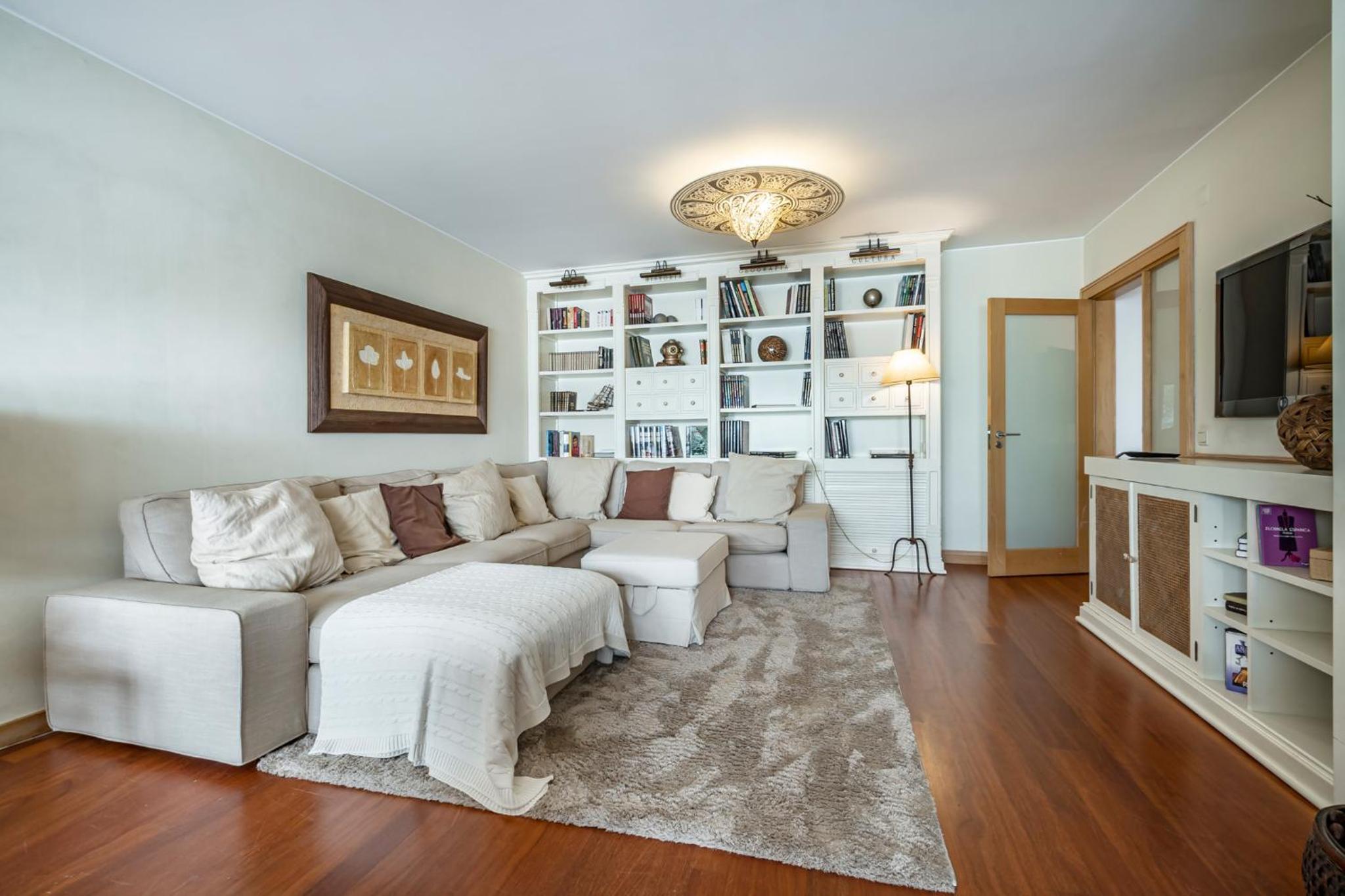 Apartment with Balcony photo 1
