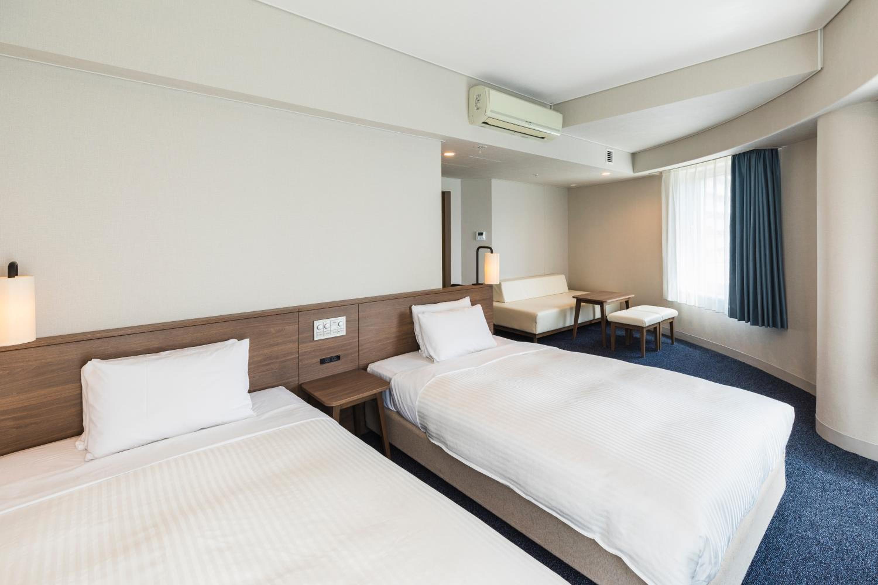 Deluxe Twin Room - Non-Smoking photo 3