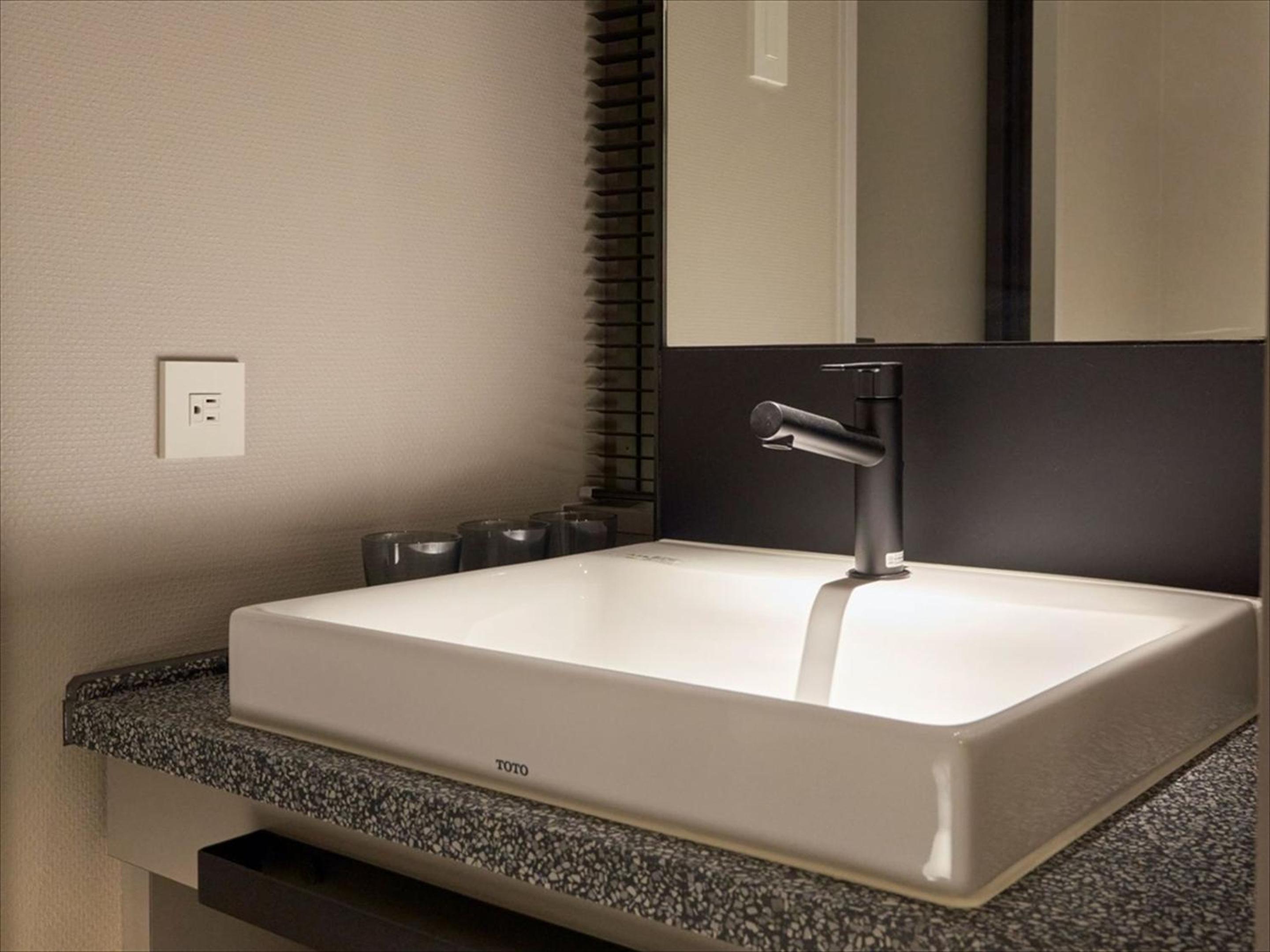 Comfort Twin Room with Sofa Bed - Photo 6