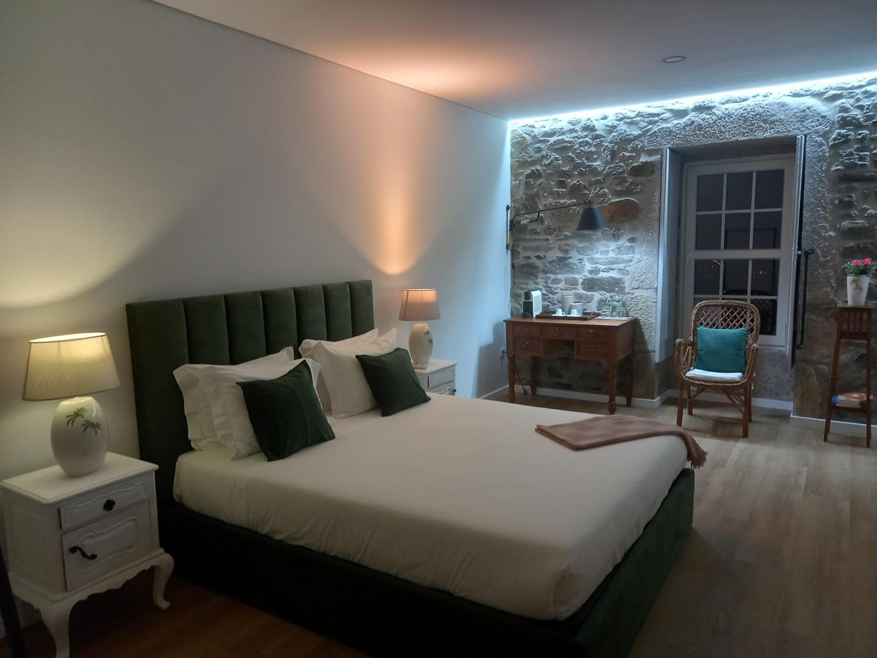 Suite with City View - Photo 4