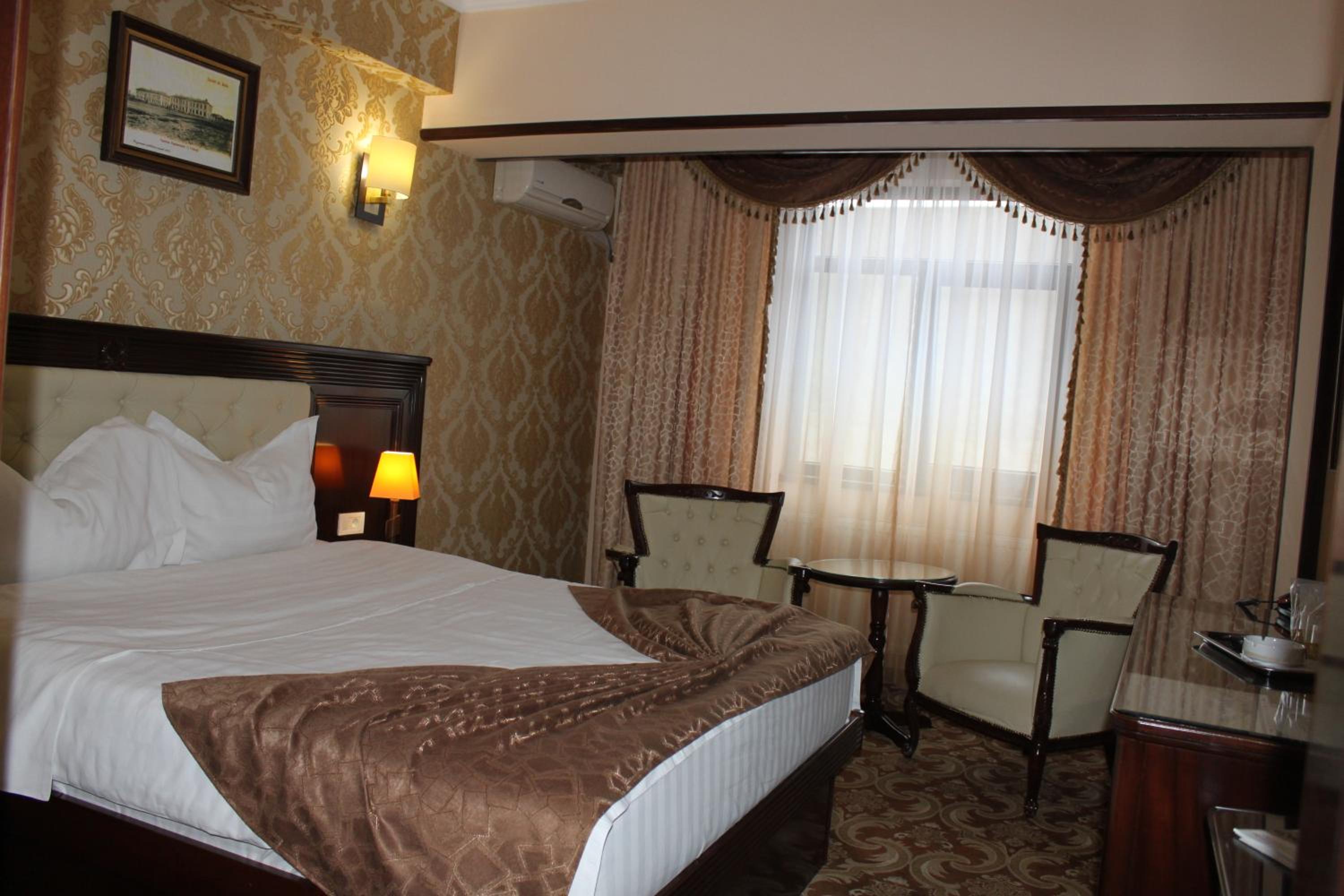 Double Room - Photo 4