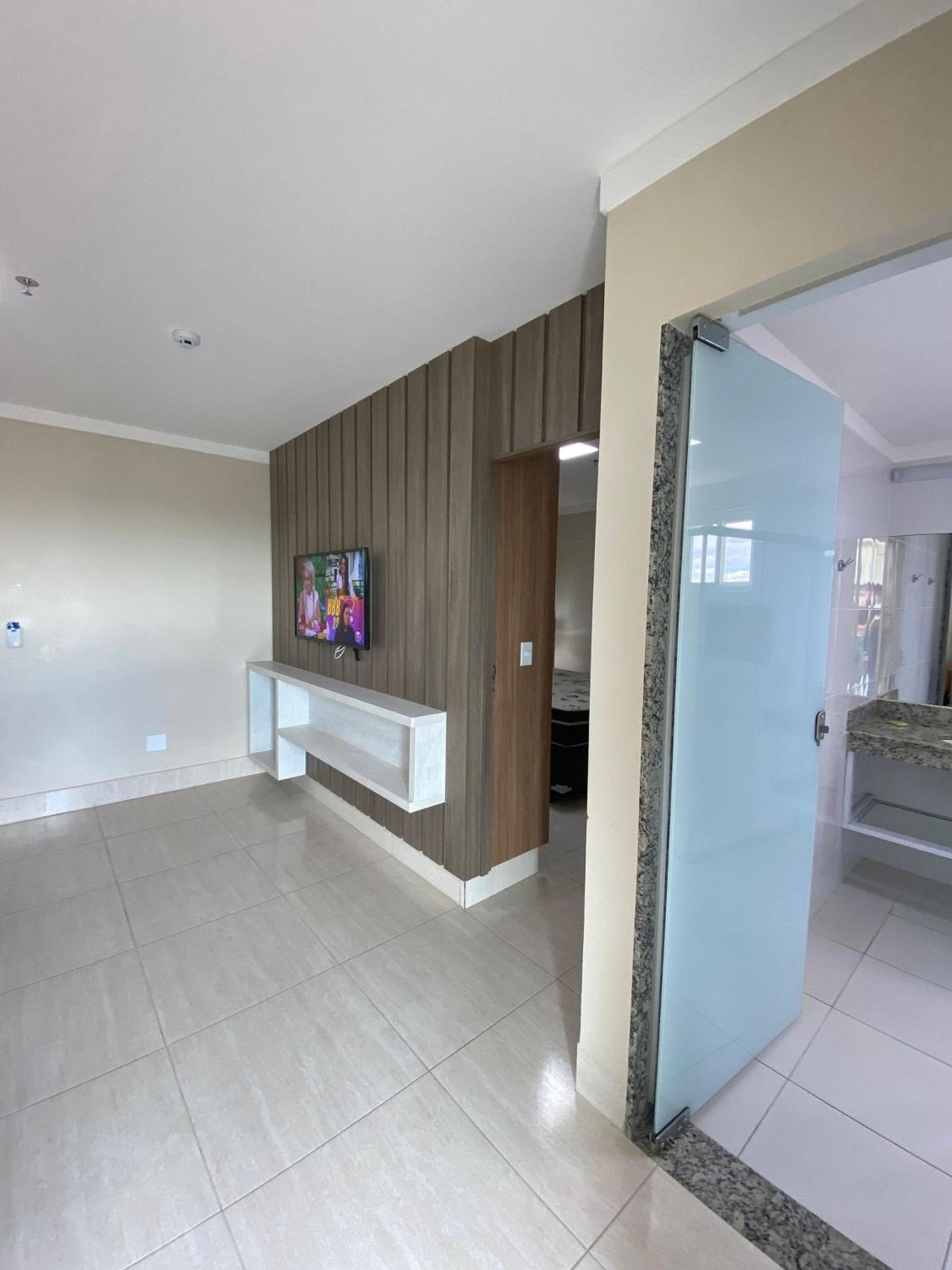 Apartment With Pool View