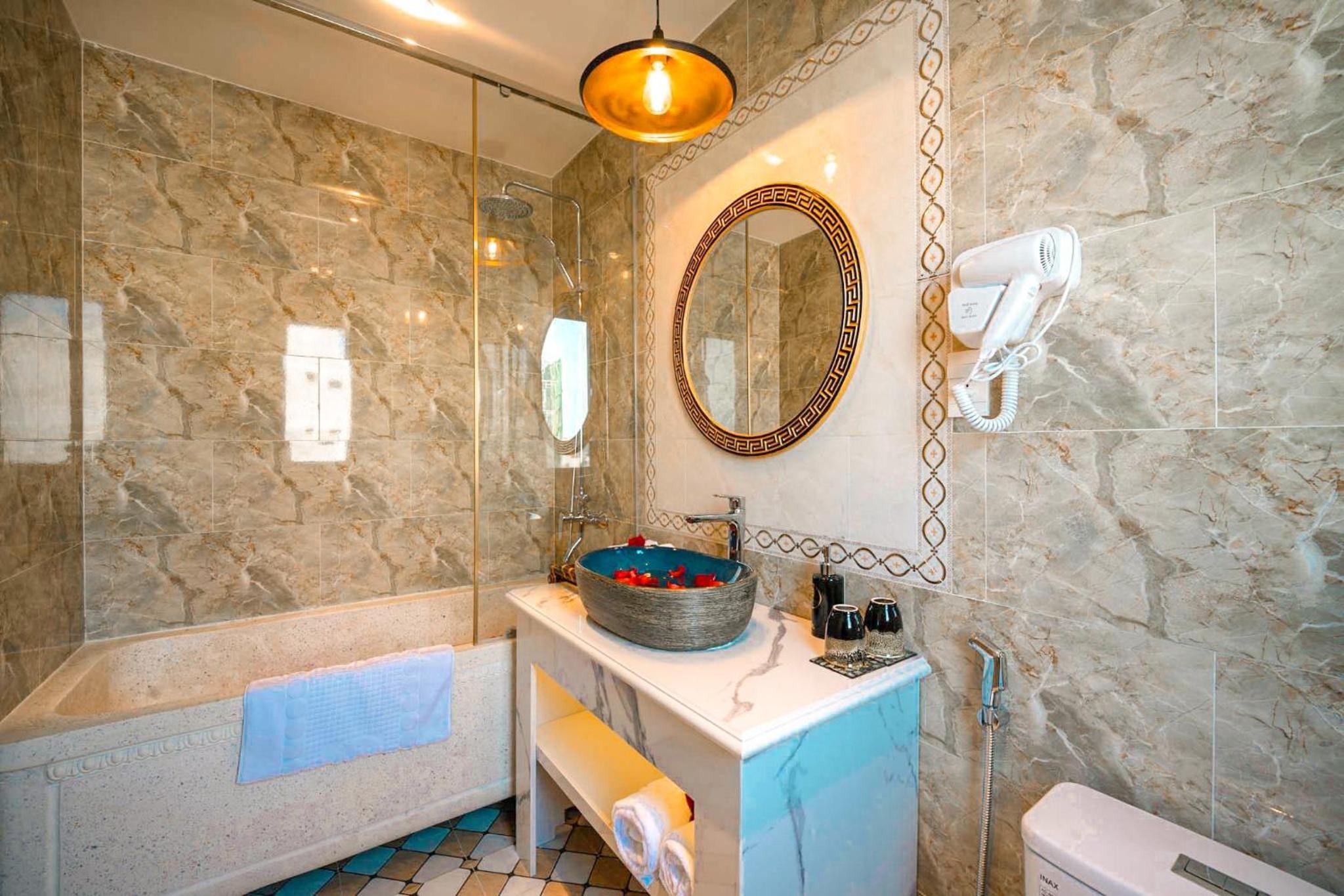Premium Queen/Twin Room, Balcony with Riverside View - Photo 6