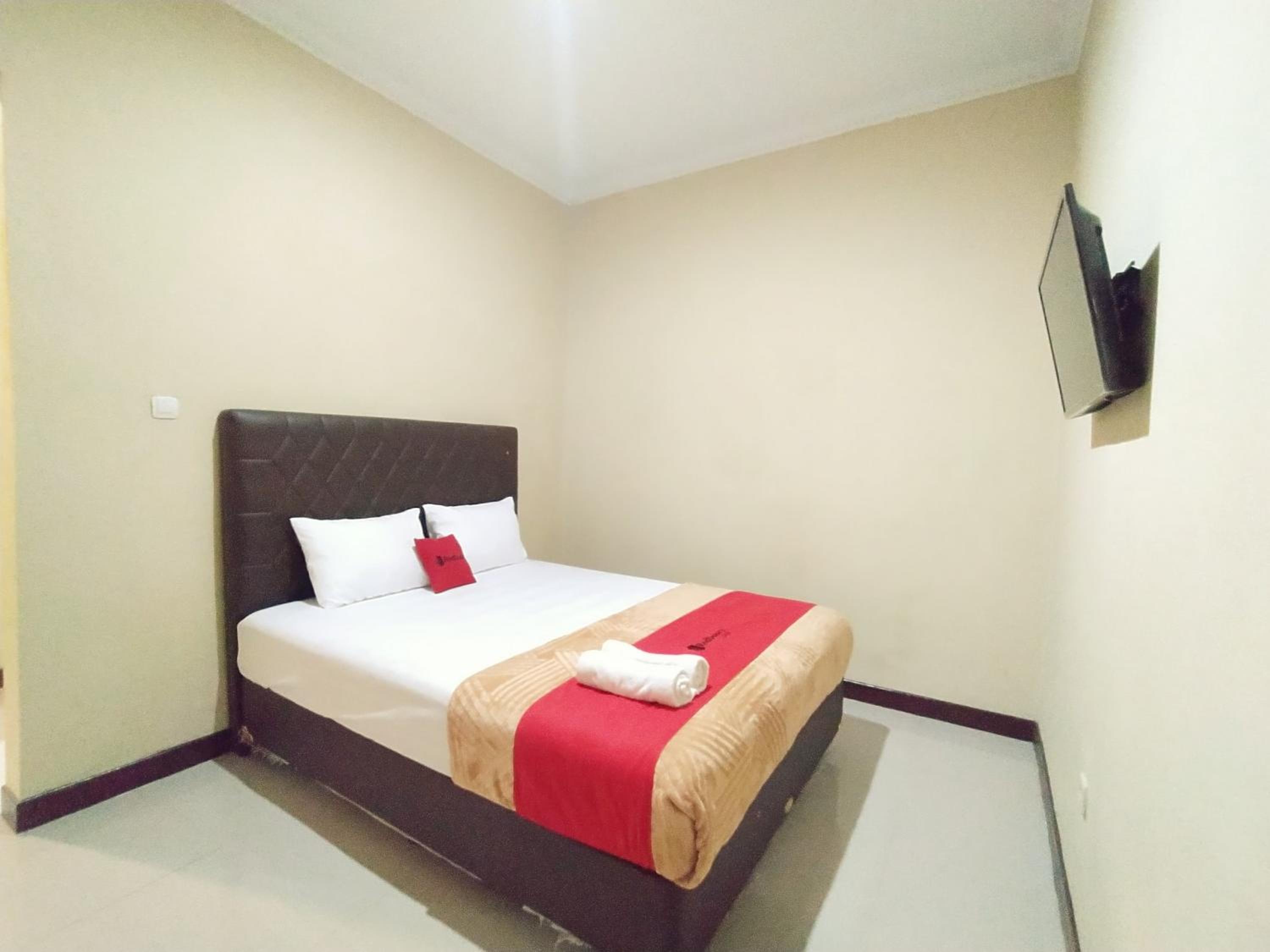 Standard Double Room - Photo 10