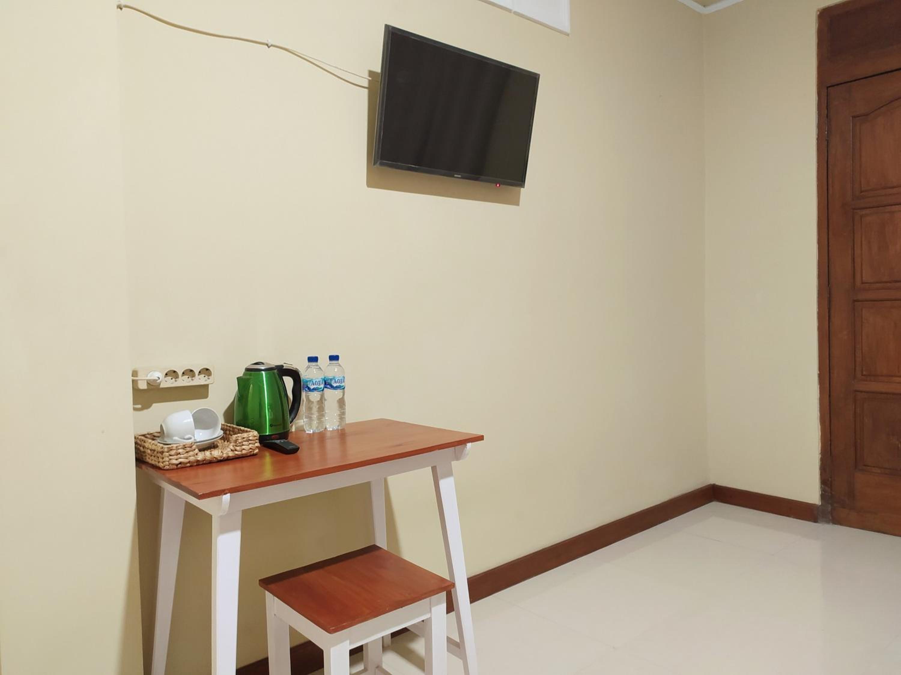 Deluxe Room - Photo 11
