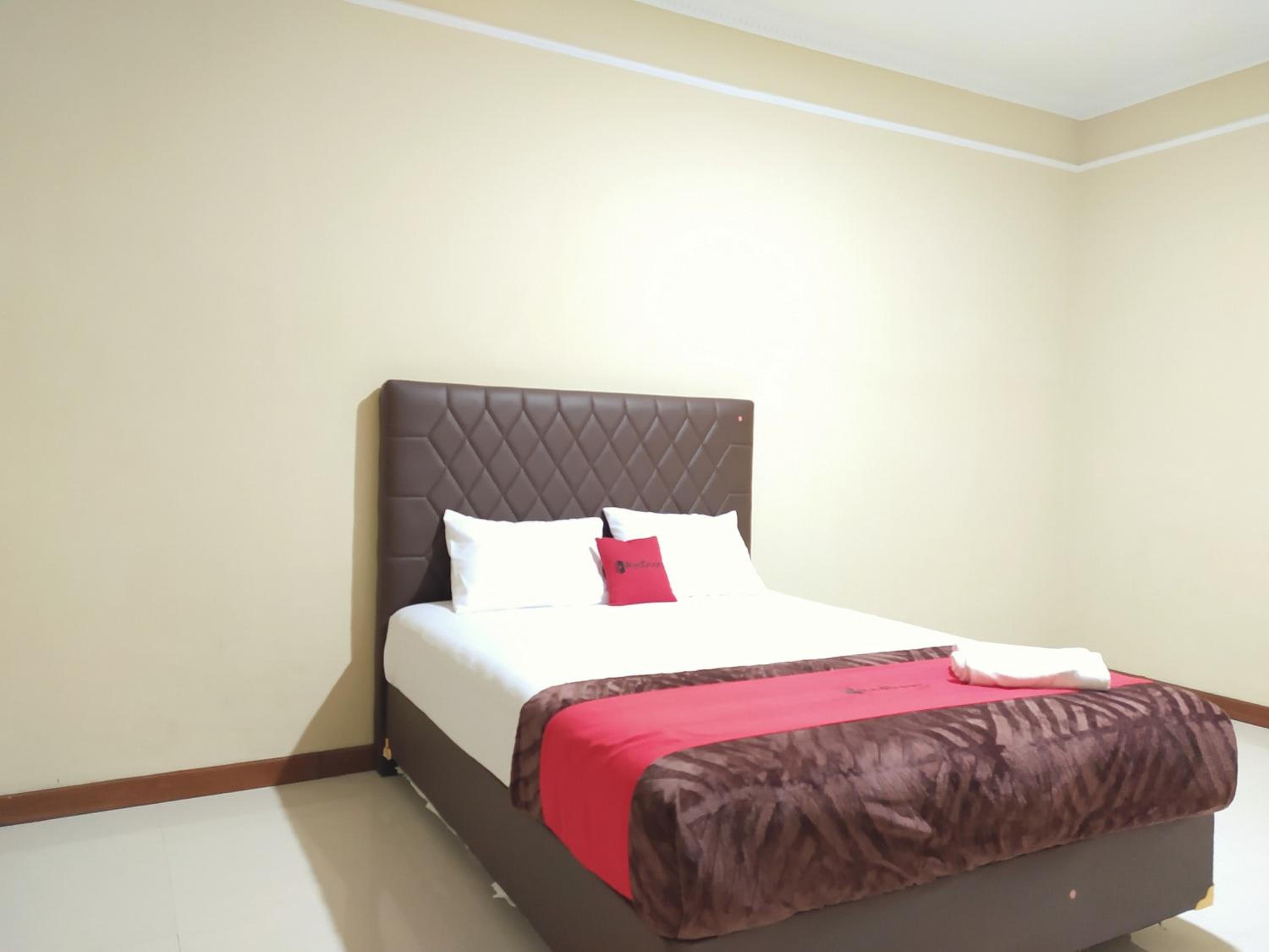 Deluxe Room - Photo 7