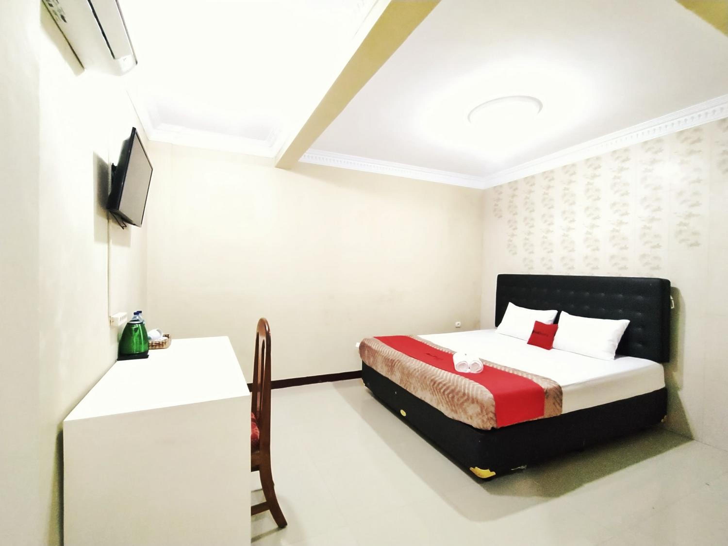 Suite - Photo 1