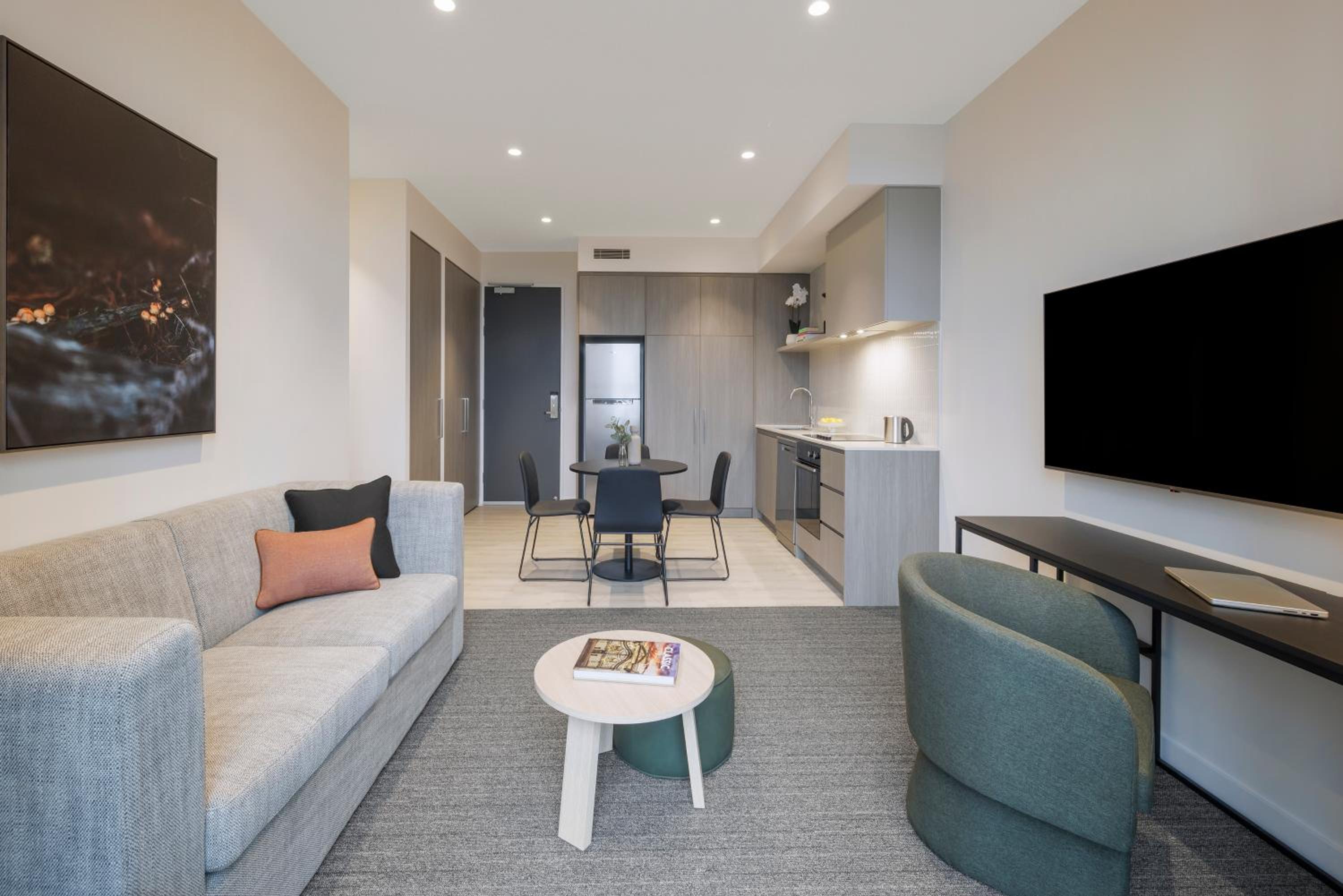 One-Bedroom Apartment - Photo 5