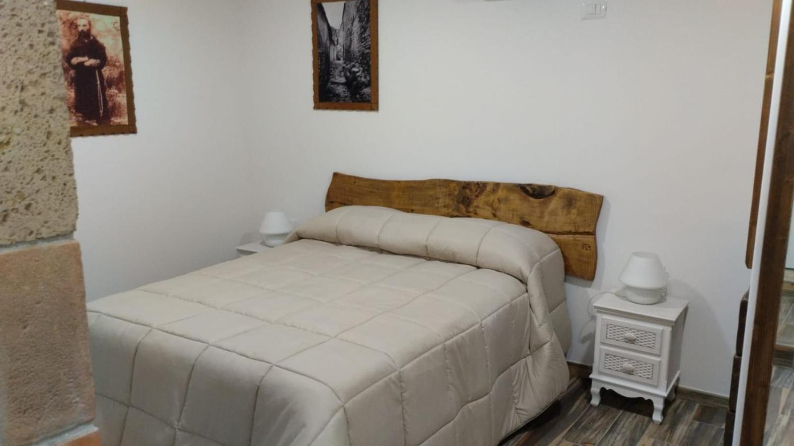 Deluxe King Room photo 2