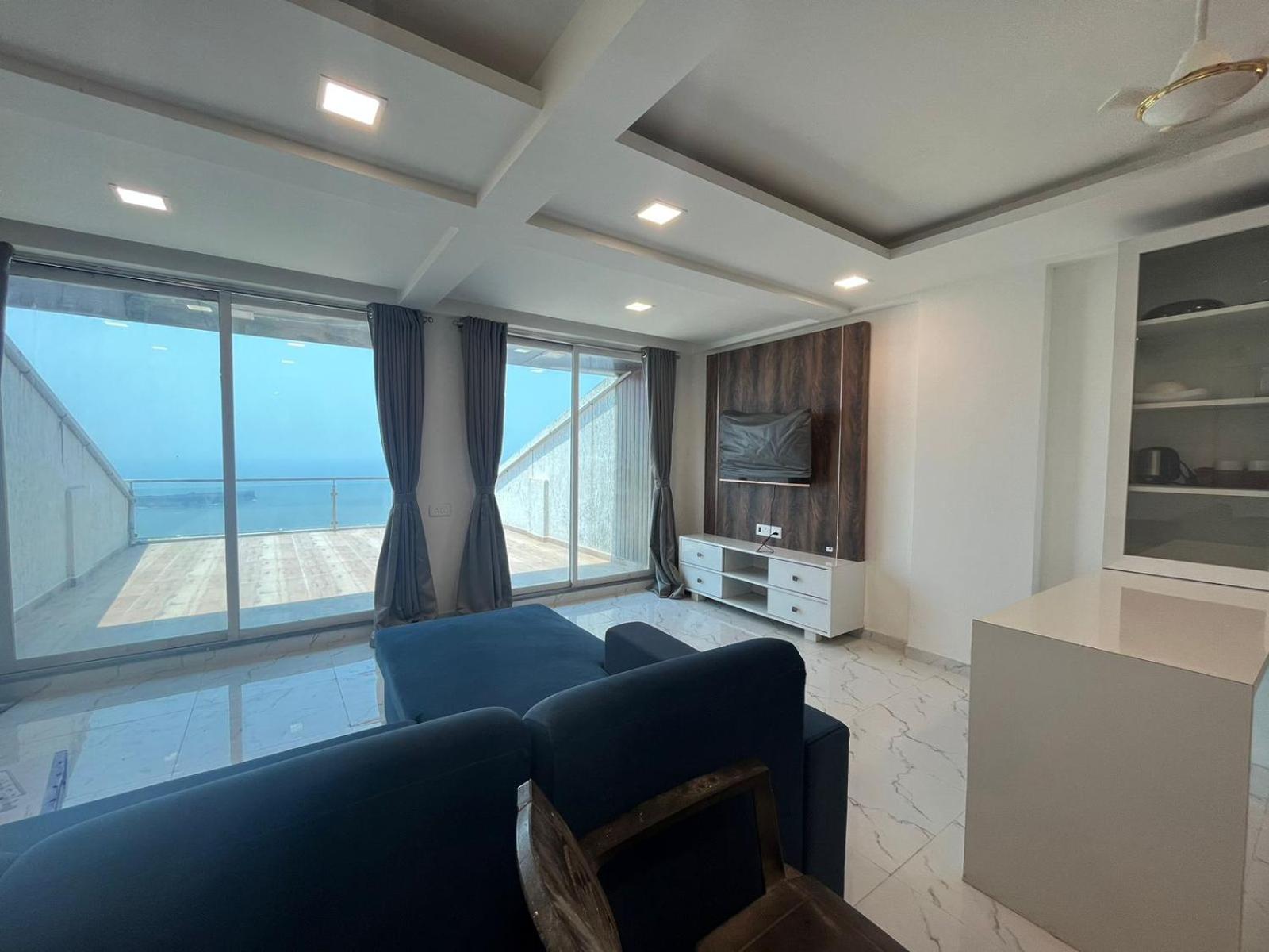 Deluxe Double Room with Balcony and Sea View