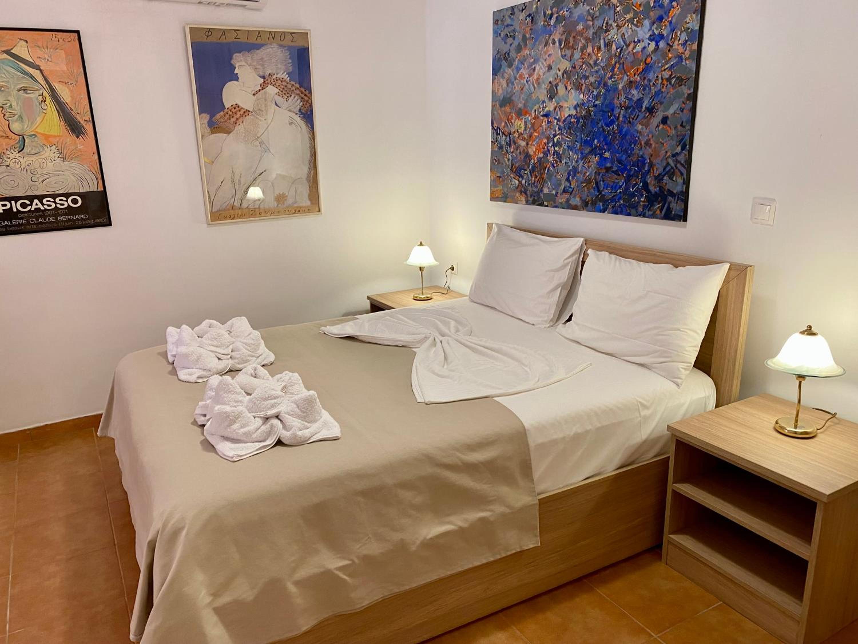 Deluxe Double Room with Shower