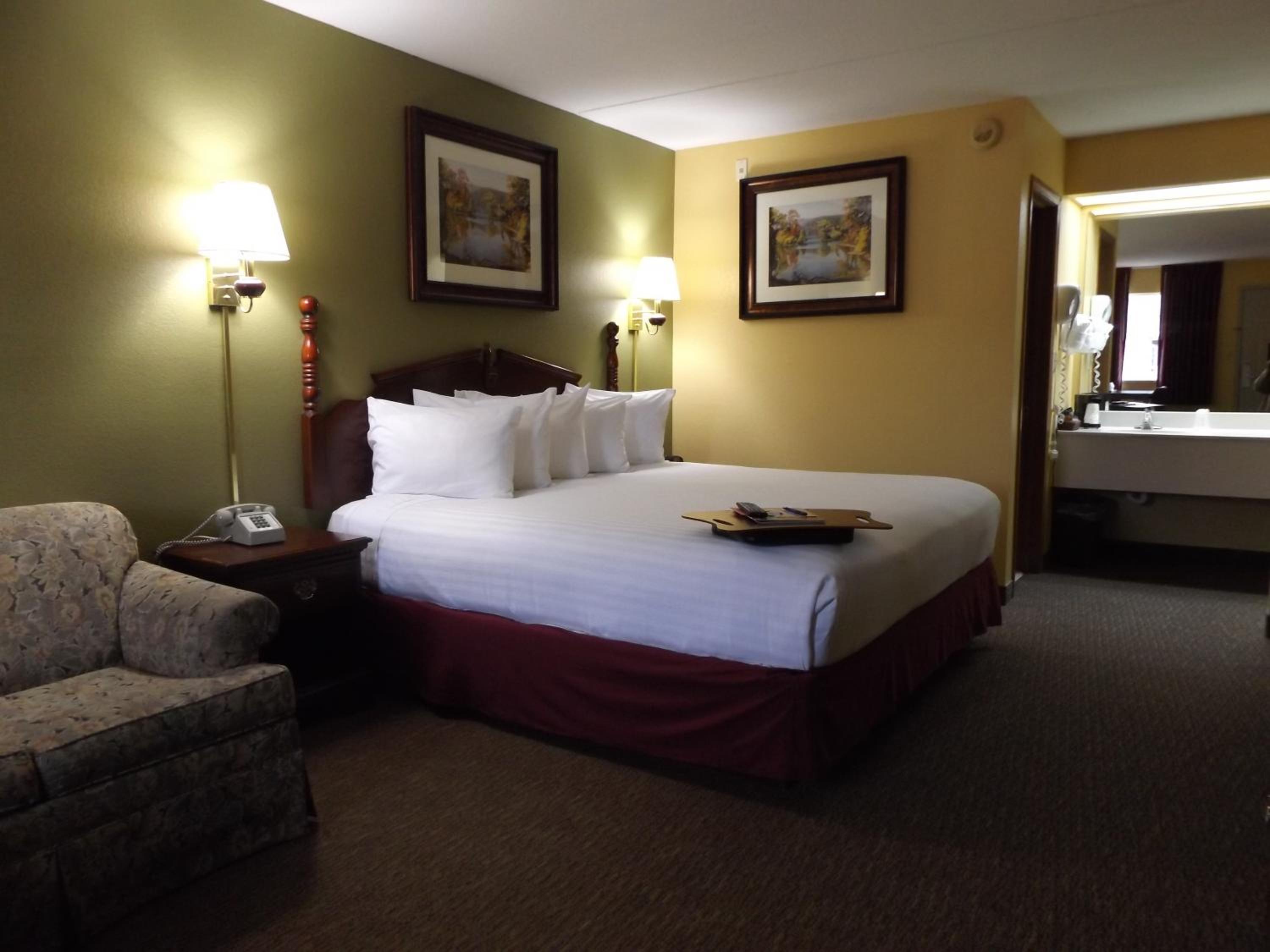 Premiere King Bed Select (Ground Level) - Photo 1