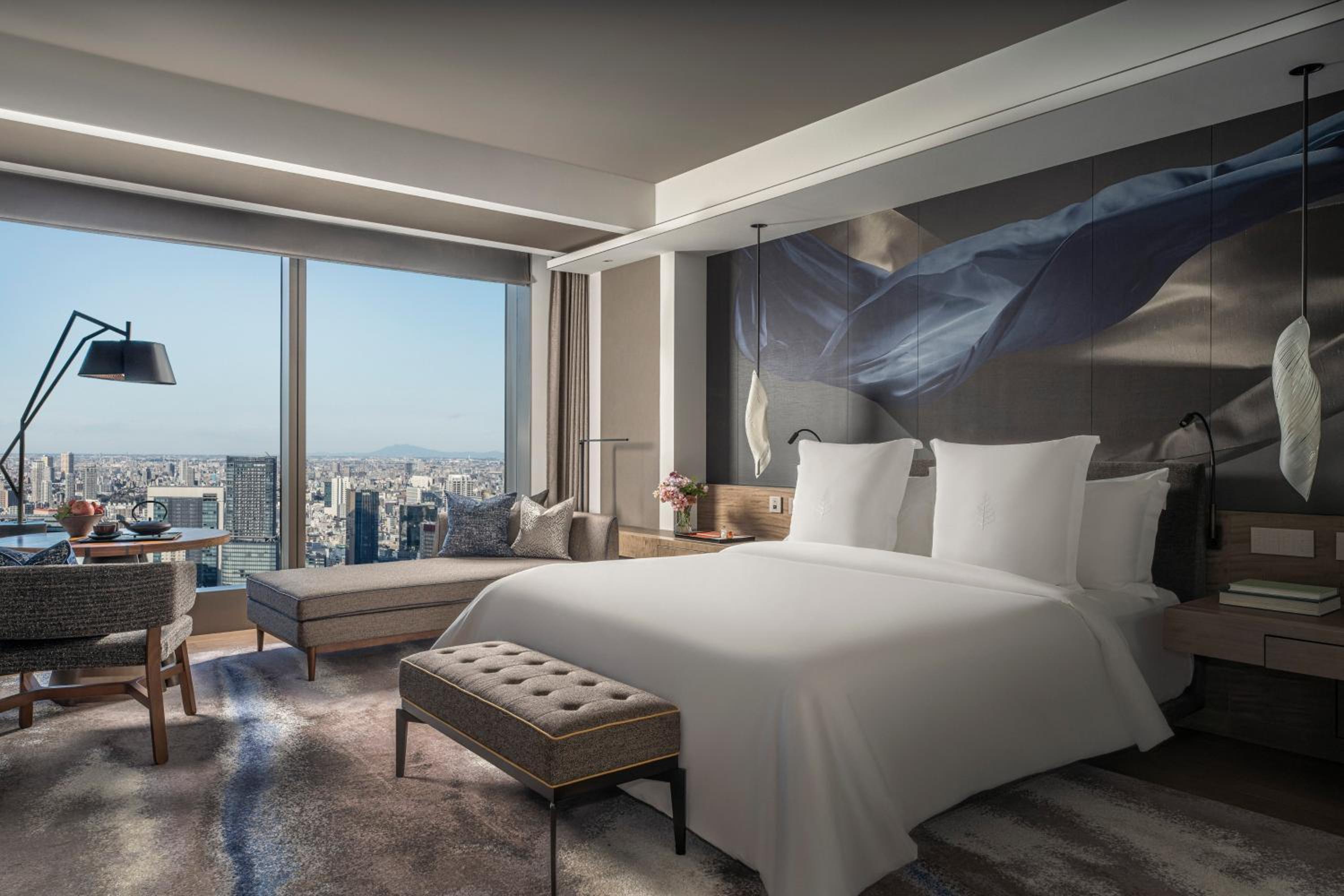 Deluxe Room City View King
- Photo 1