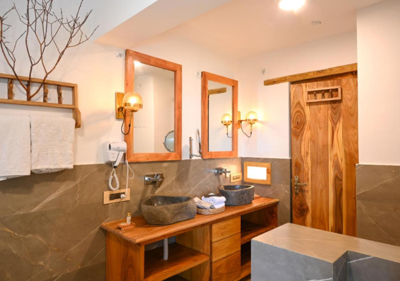 Luxury Premier Room - Photo 3