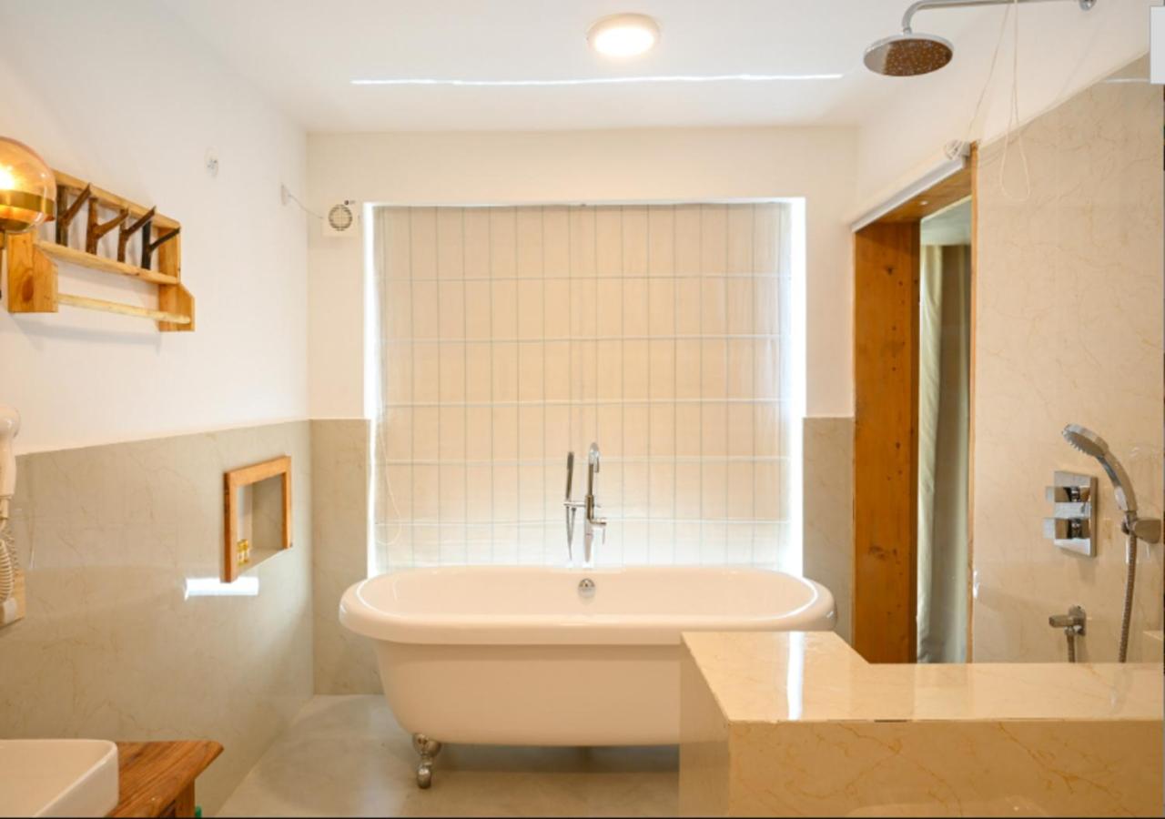Luxury Premier Room - Photo 5