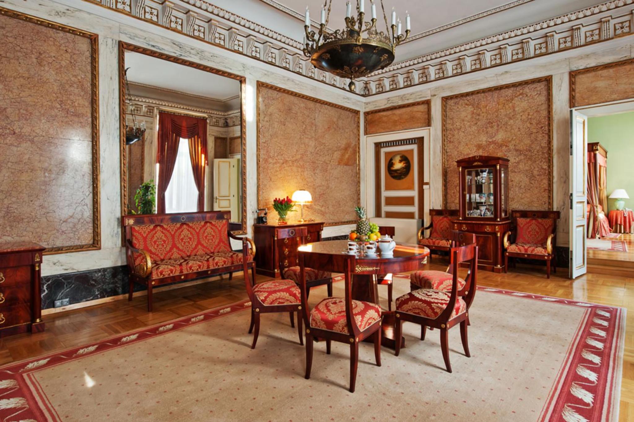 Palace Suite - Photo 11