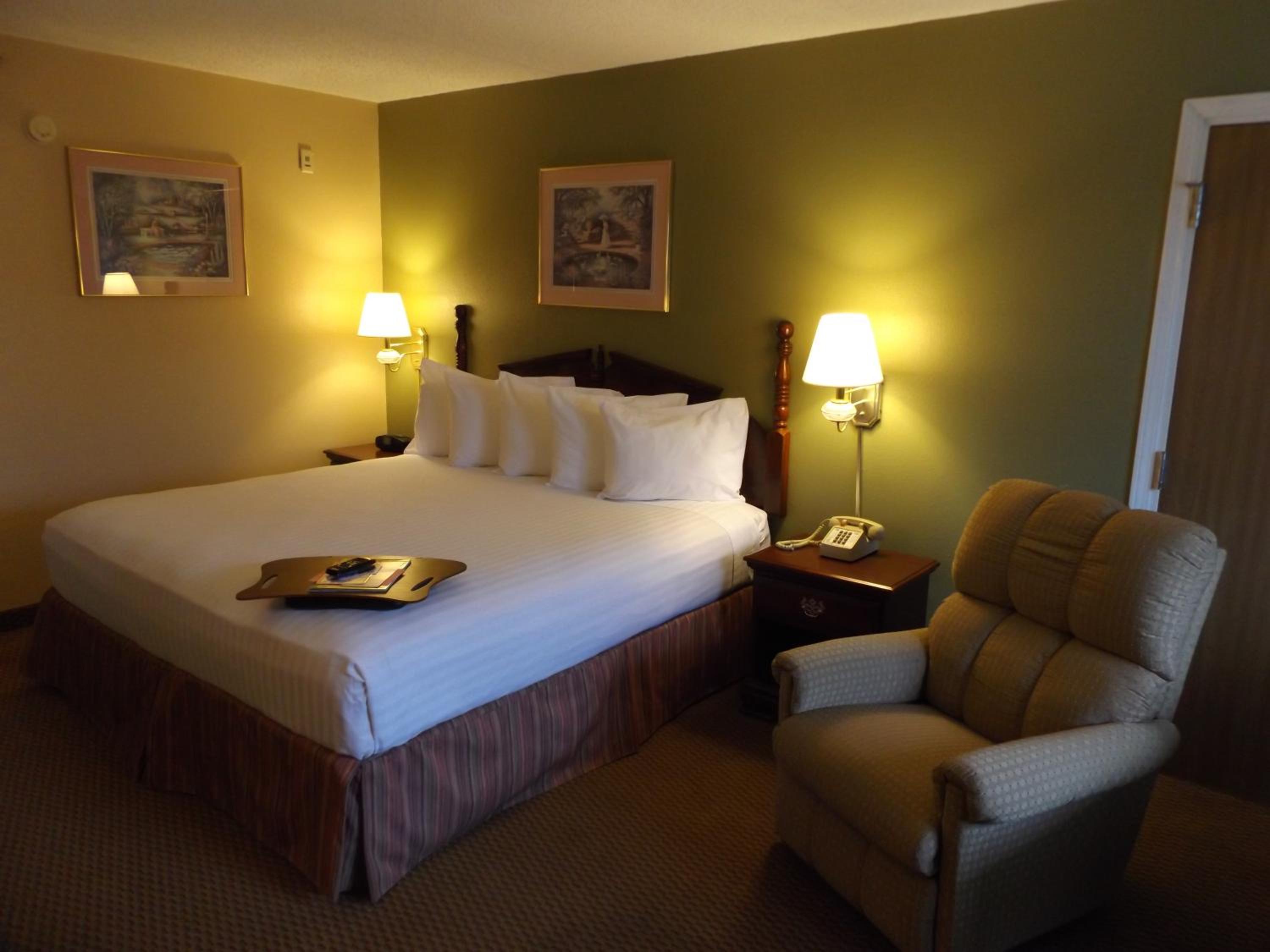 Superior King Bed Select ( Stairs Level) - Photo 1