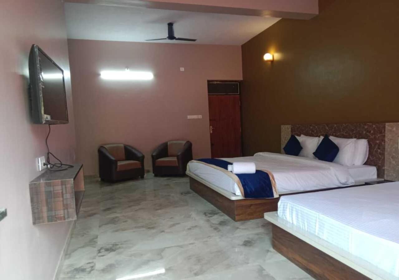 Executive Room - Photo 5