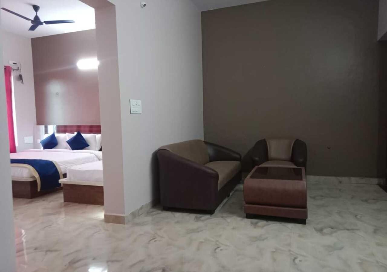 Suite Room - Photo 3