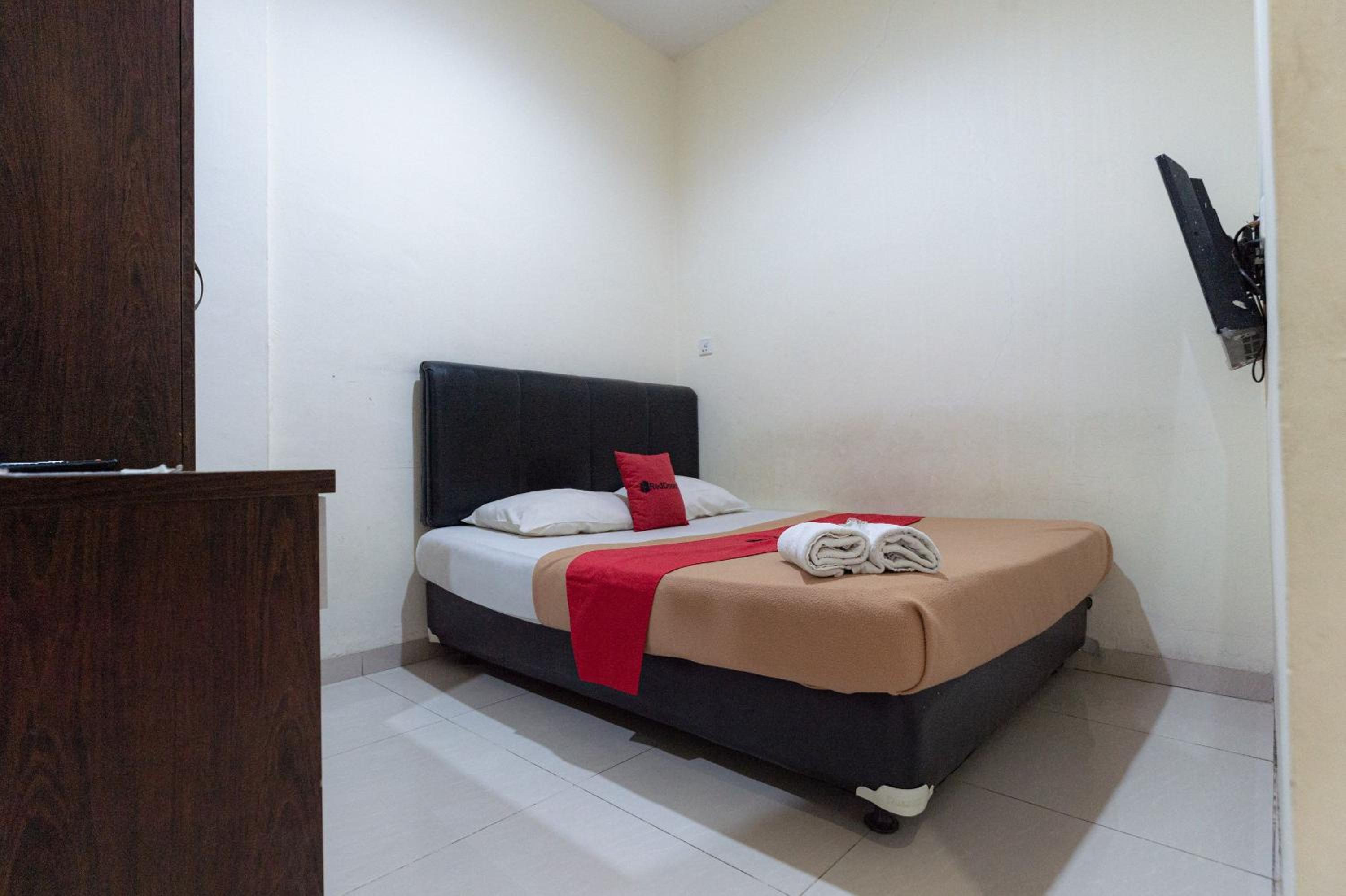 Budget Double Room photo 2