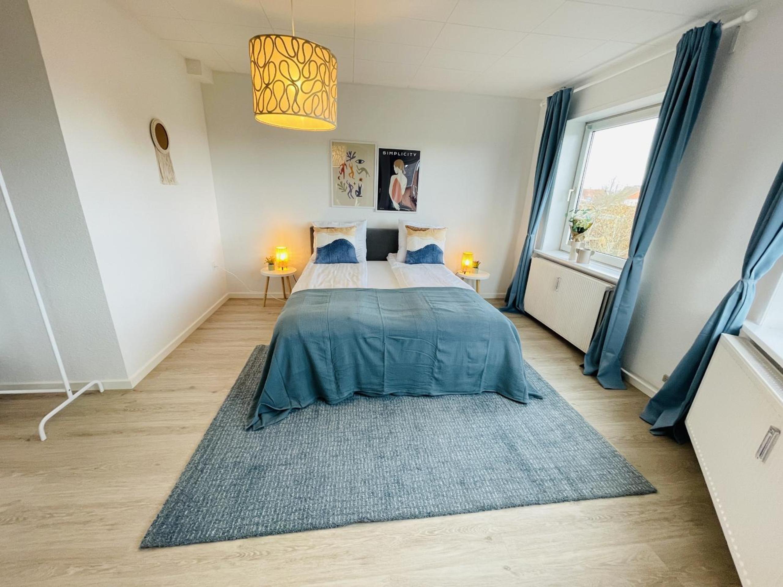 Apartment with Balcony photo 3