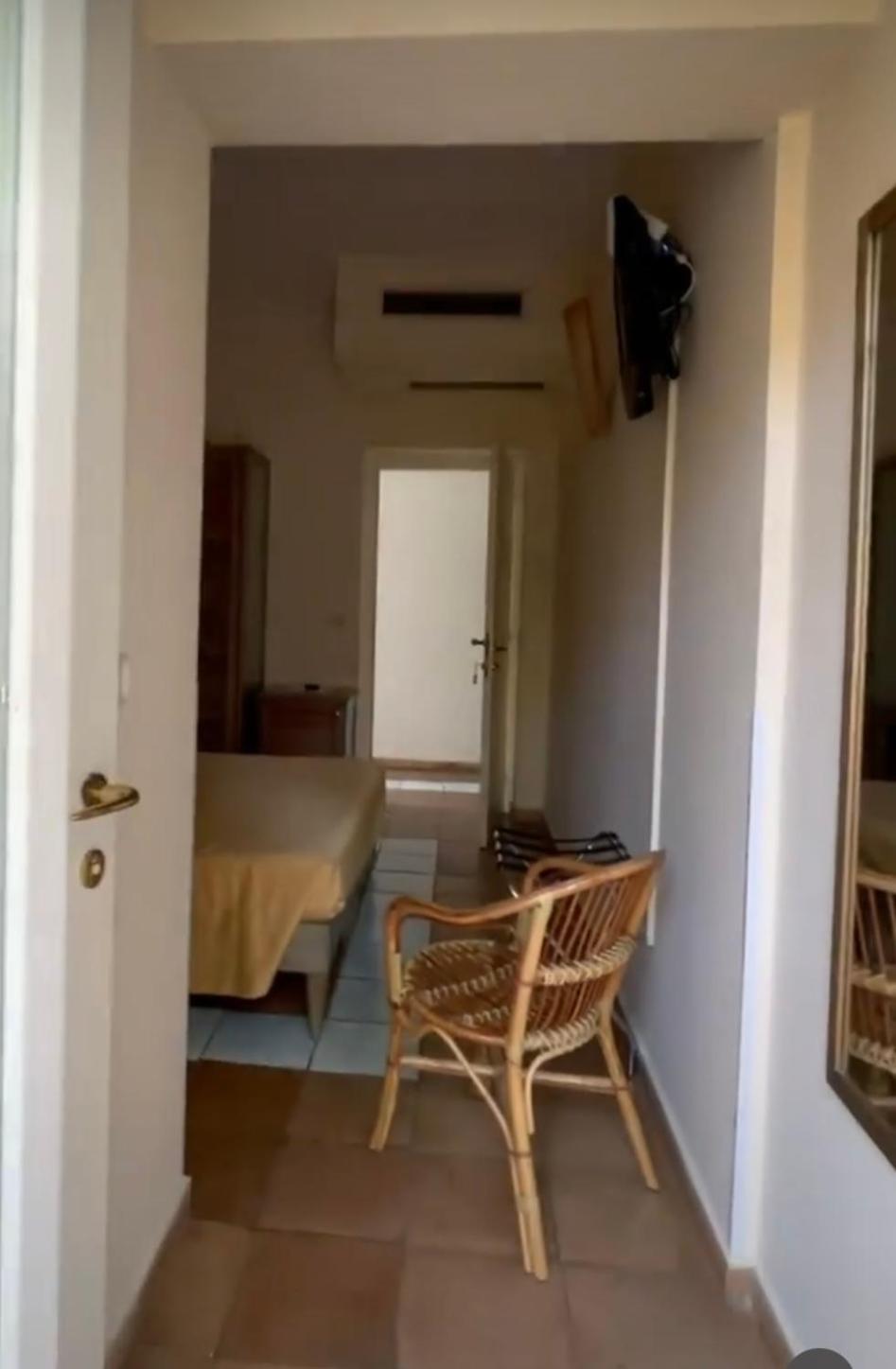 Double or Twin Room with Garden View photo 2