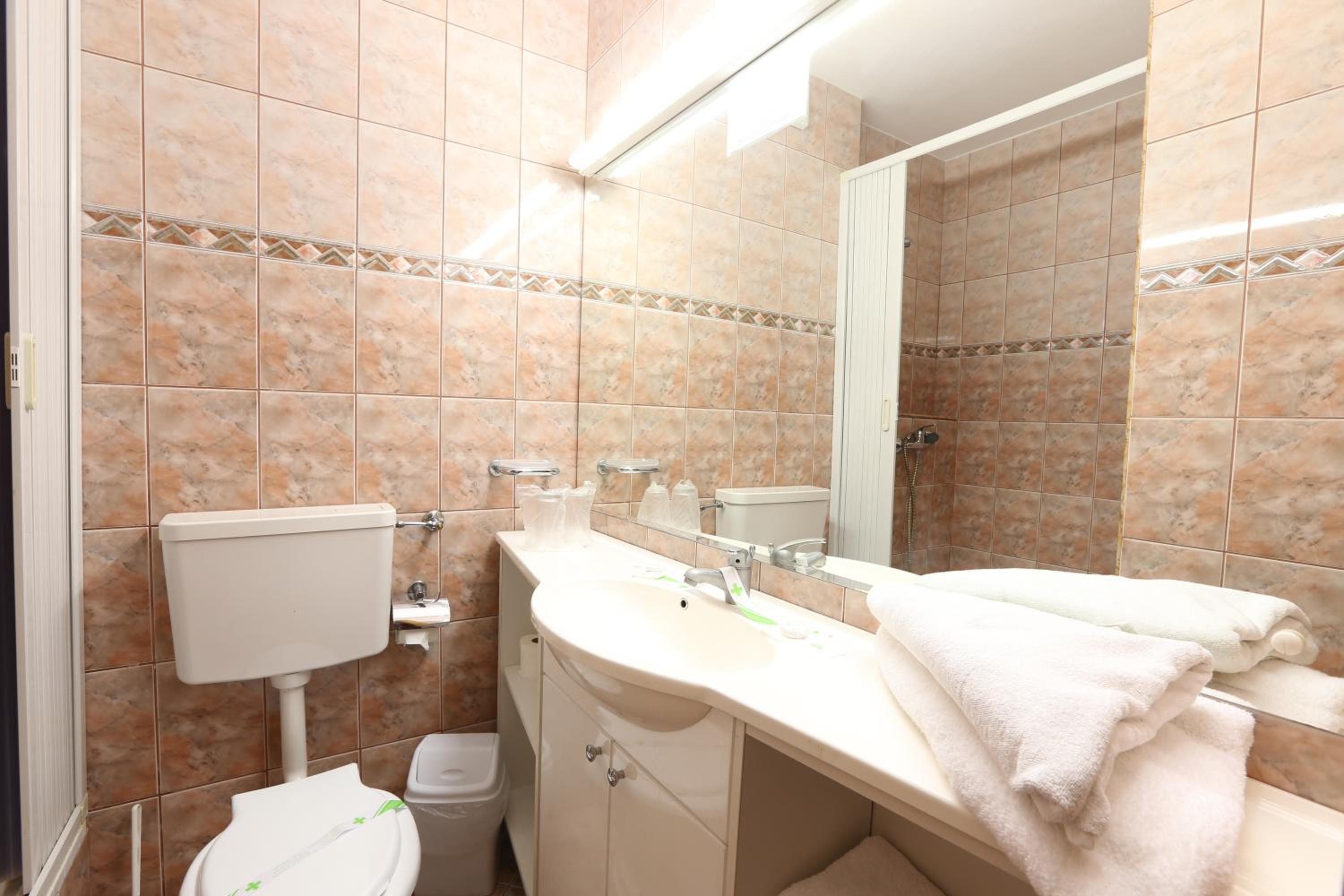 Single Room photo 2