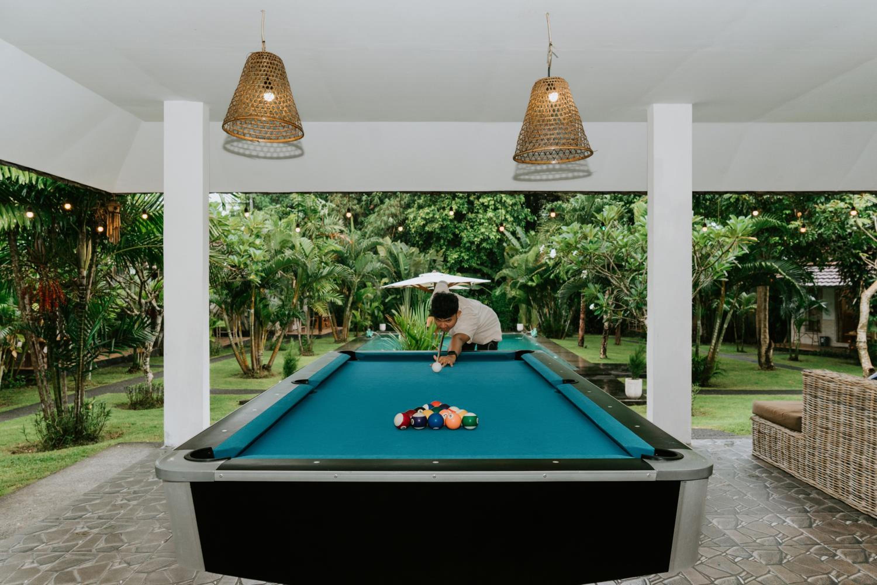 Deluxe Room with Pool View - Photo 5