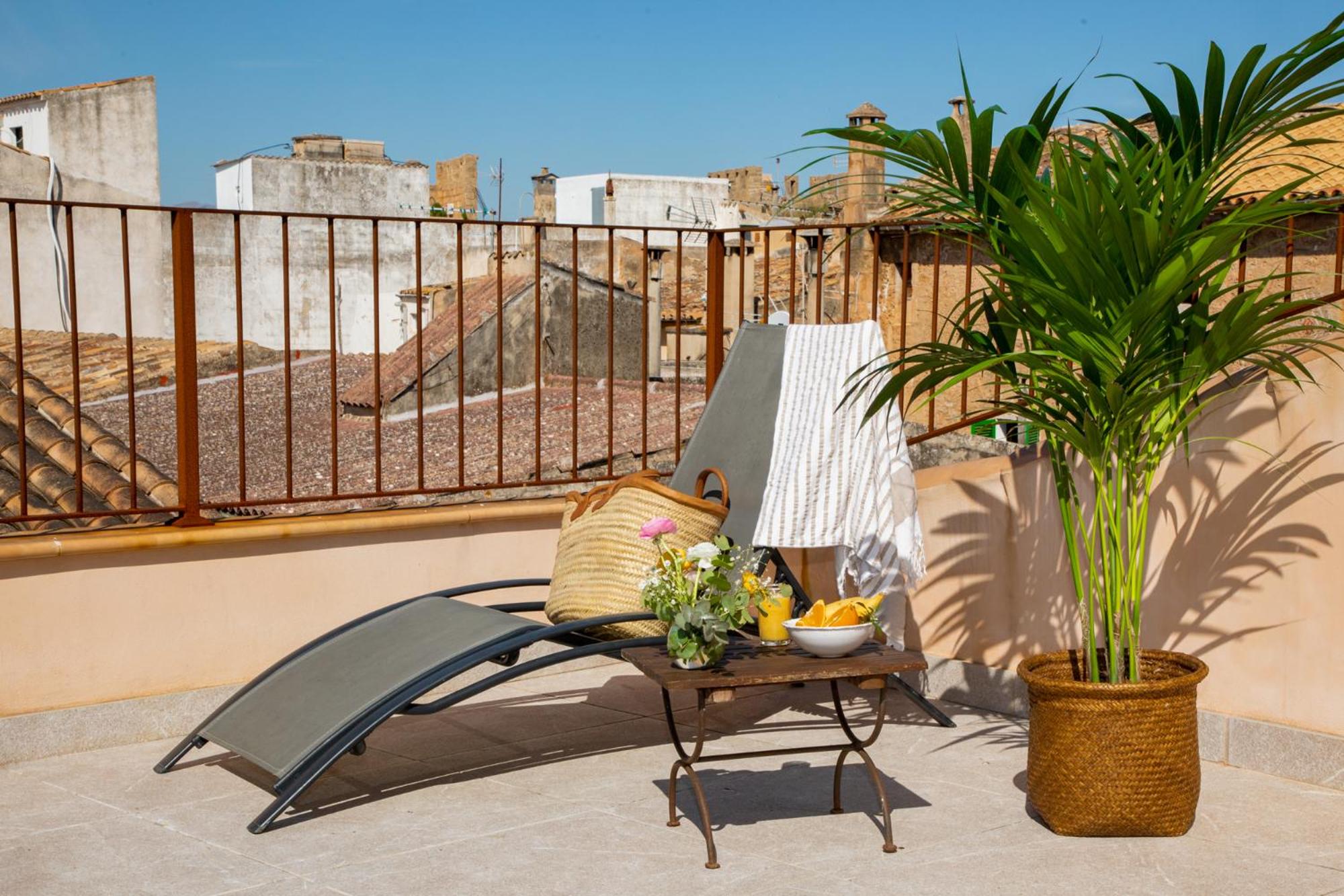 Deluxe Double Room with Balcony photo 2