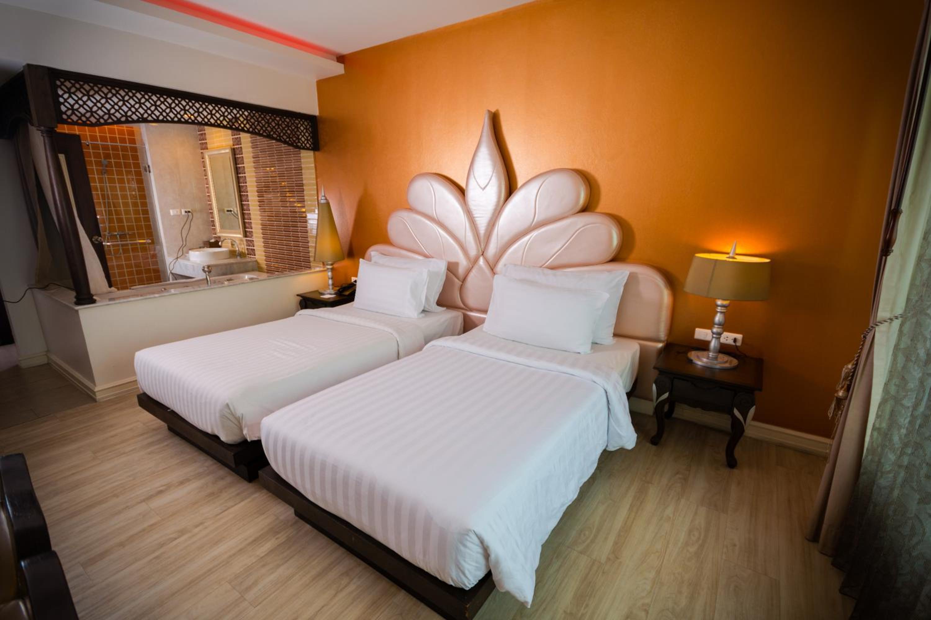 Deluxe Twin Room photo 3