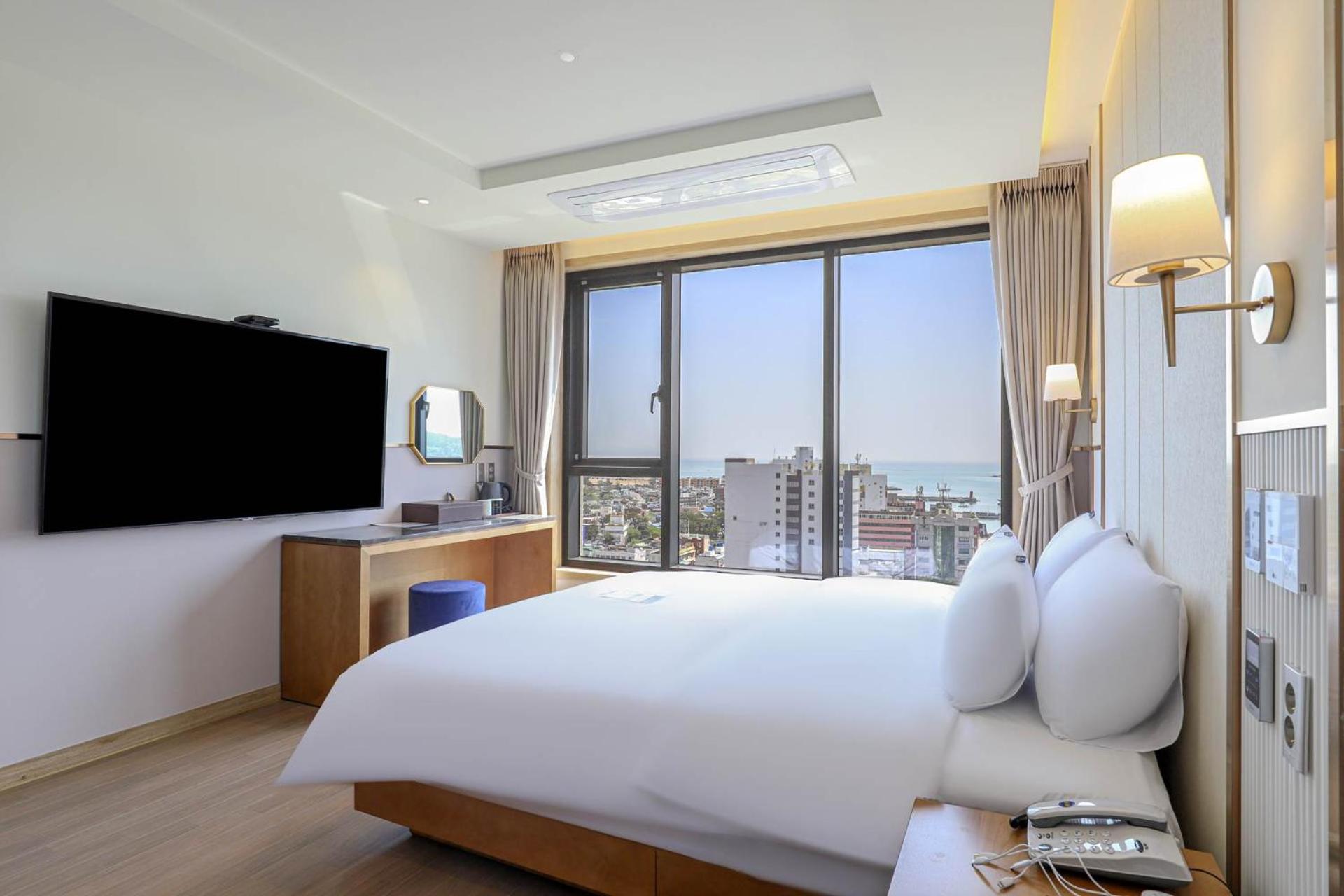 Golden Superior Double Room with Ocean View