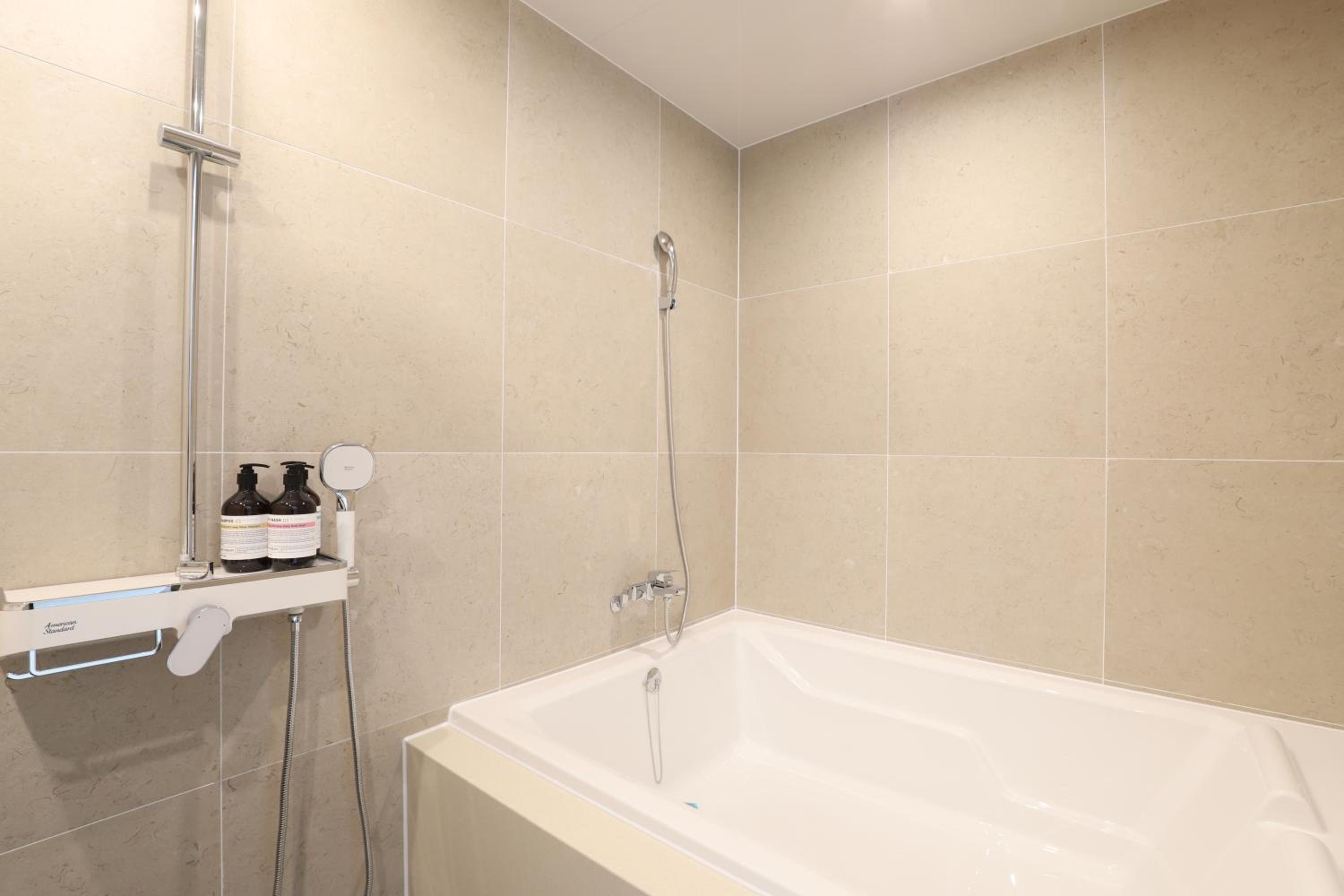 Golden Premium Twin Room with Ocean View - Photo 3